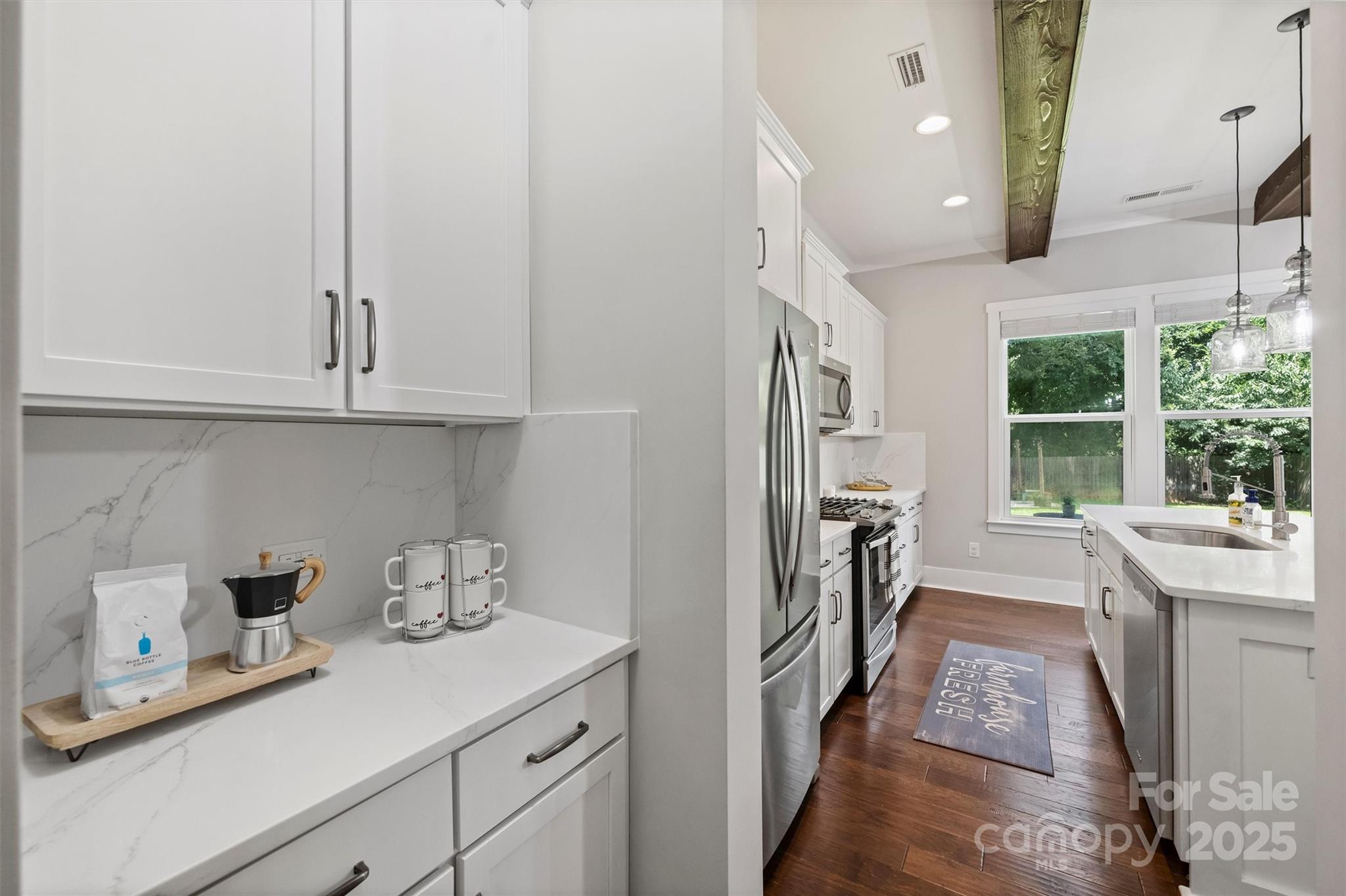 Charlotte, North Carolina, 28205, United States, 4 Bedrooms Bedrooms, ,4 BathroomsBathrooms,Residential,Active,1934773