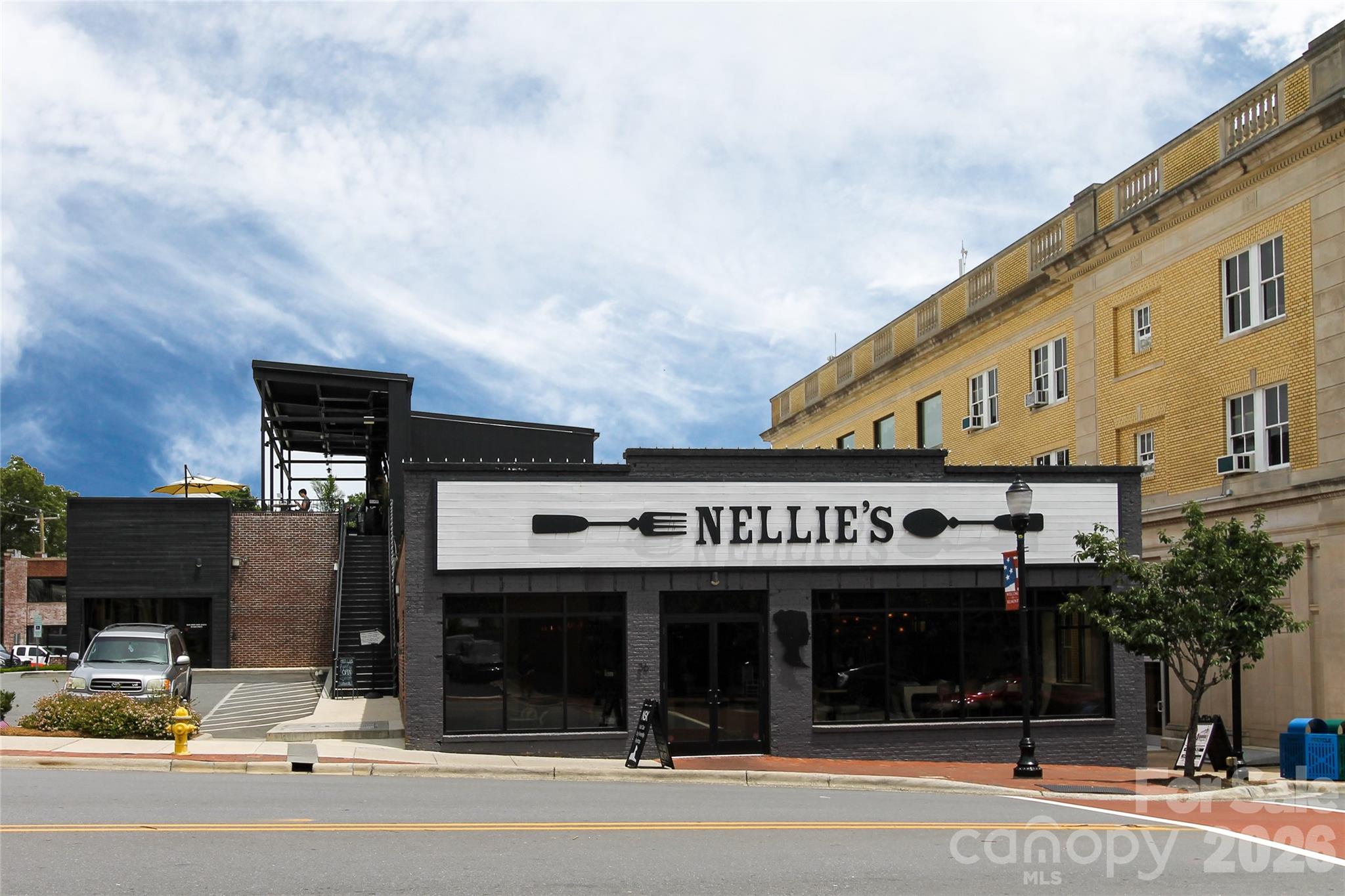 Belmont, North Carolina, 28012, United States, 5 Bedrooms Bedrooms, ,4 BathroomsBathrooms,Residential,Active,2011846