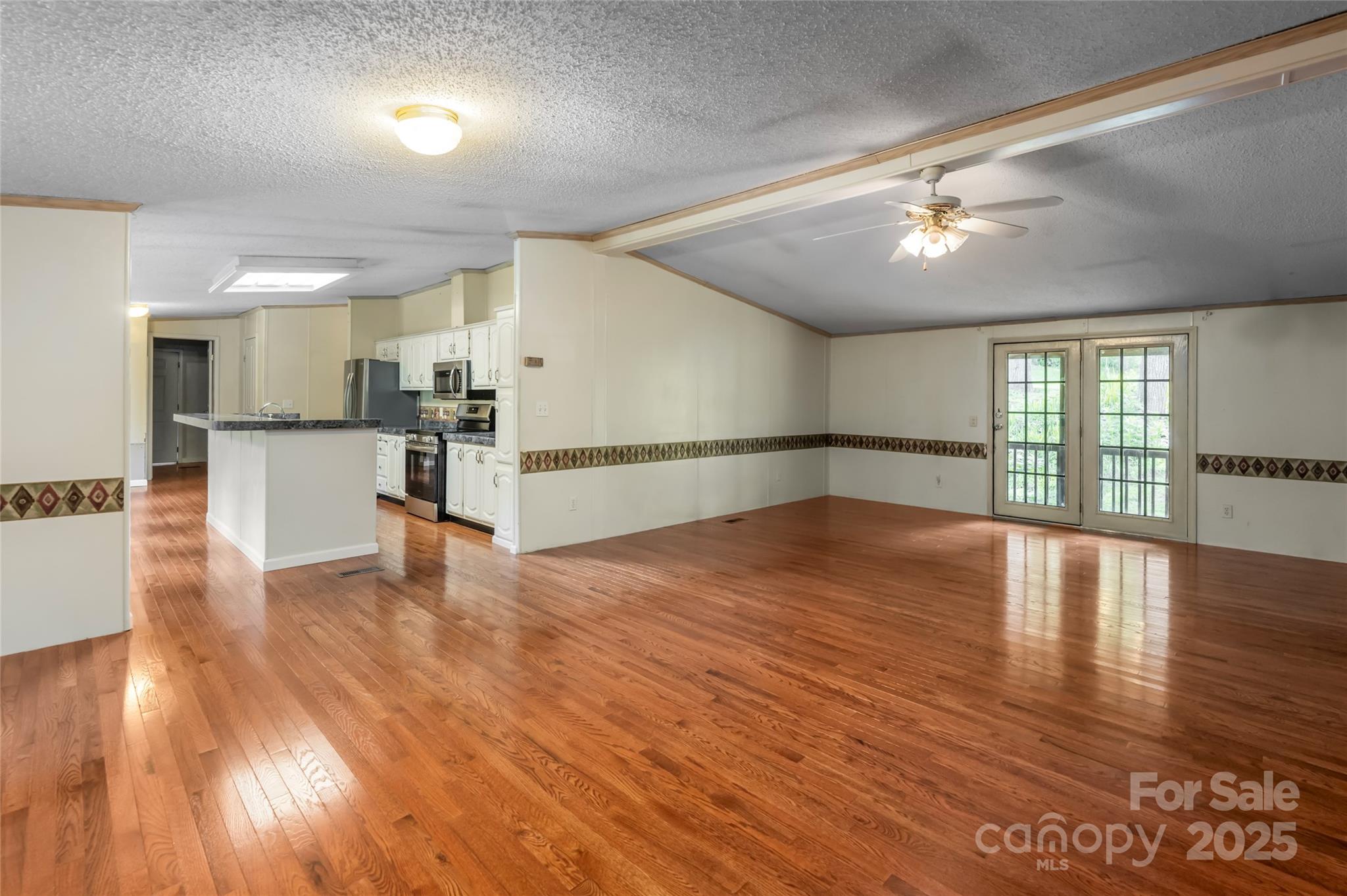 Weaverville, North Carolina, 28787, United States, 3 Bedrooms Bedrooms, ,2 BathroomsBathrooms,Residential,Active,1892411