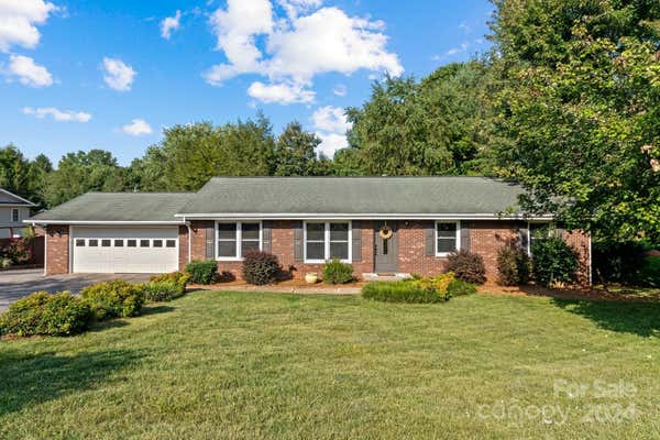 2 FIELDCREST DR, CANDLER, NC 28715 - Image 1