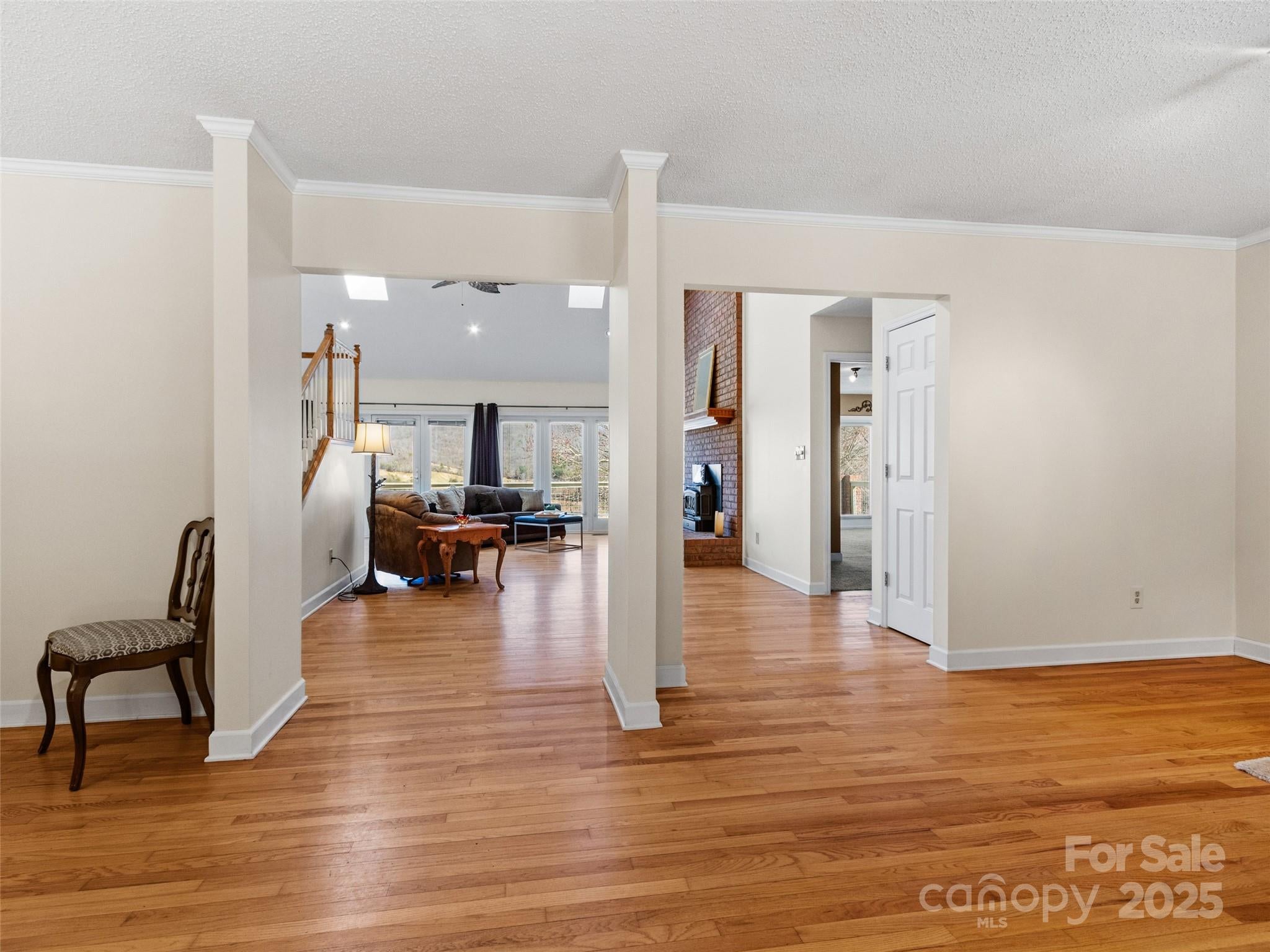 Barnardsville, North Carolina, 28709, United States, ,4 BathroomsBathrooms,Residential,Active,1770043