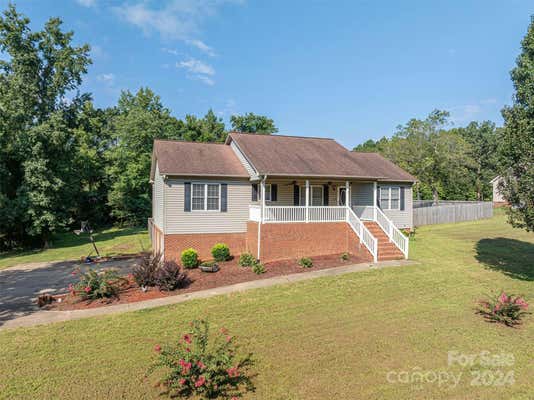 116 ELIZABETH DR, BLACKSBURG, SC 29702, photo 2 of 41