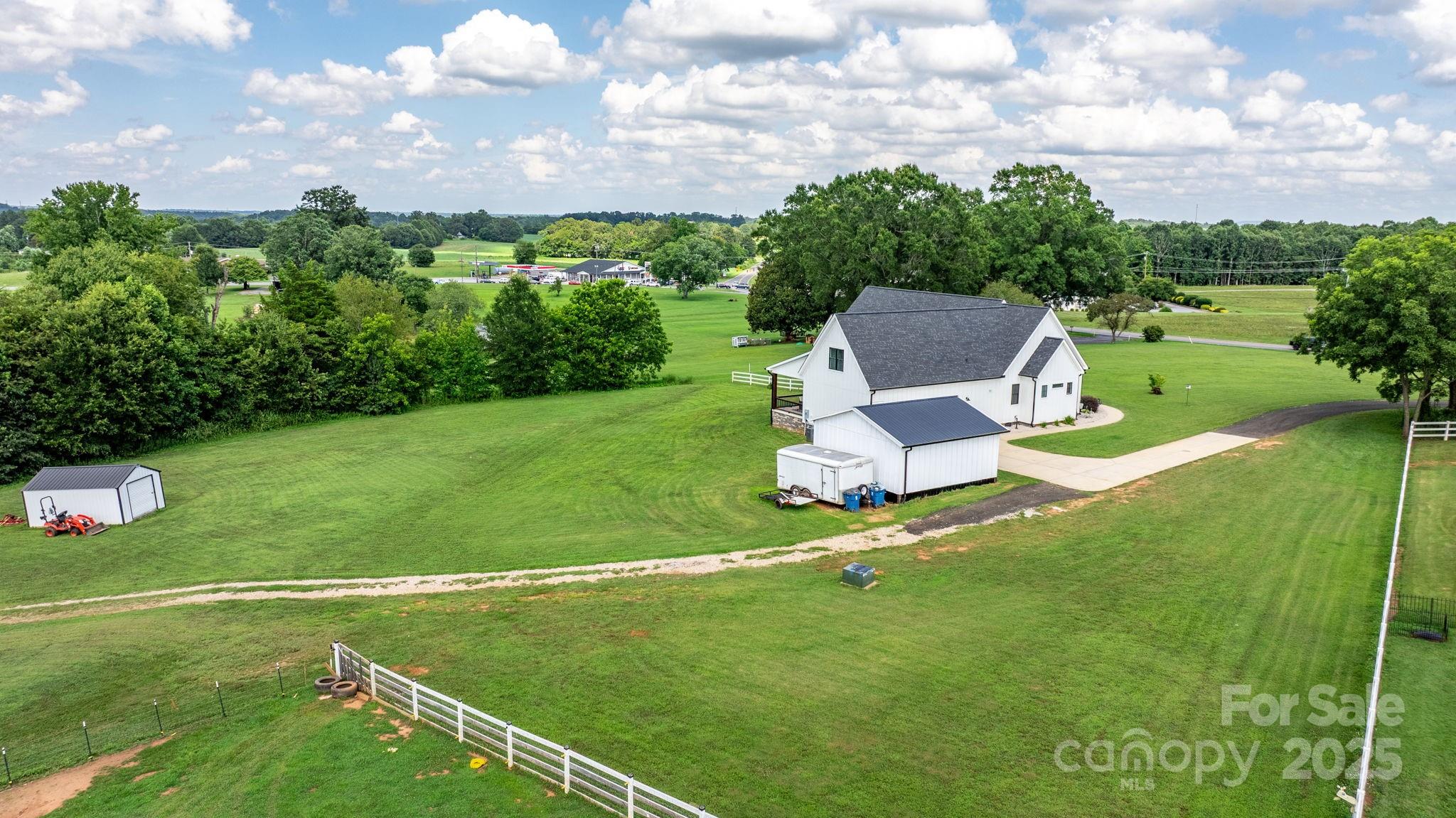 Hickory, North Carolina, 28602, United States, ,4 BathroomsBathrooms,Residential,Active,1894779