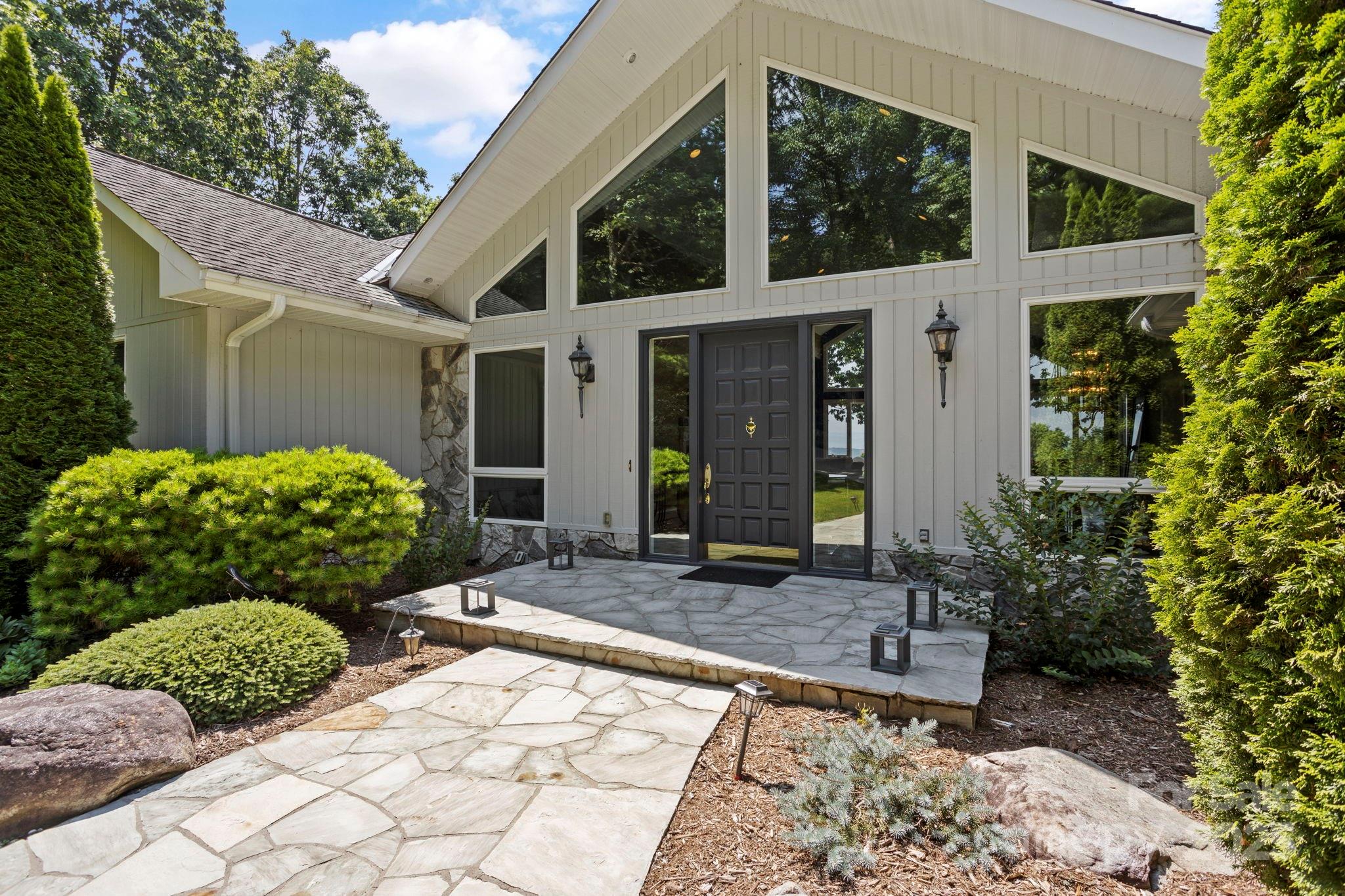 Flat Rock, North Carolina, 28731, United States, 3 Bedrooms Bedrooms, ,7 BathroomsBathrooms,Residential,Active,2007635