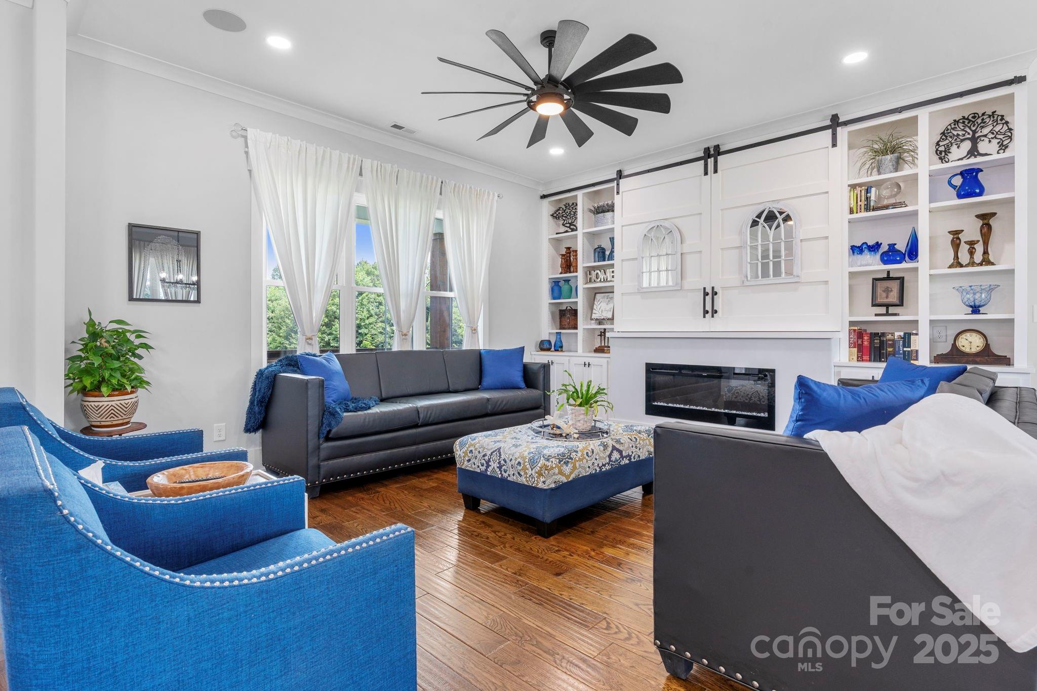 Hickory, North Carolina, 28602, United States, ,4 BathroomsBathrooms,Residential,Active,1894779