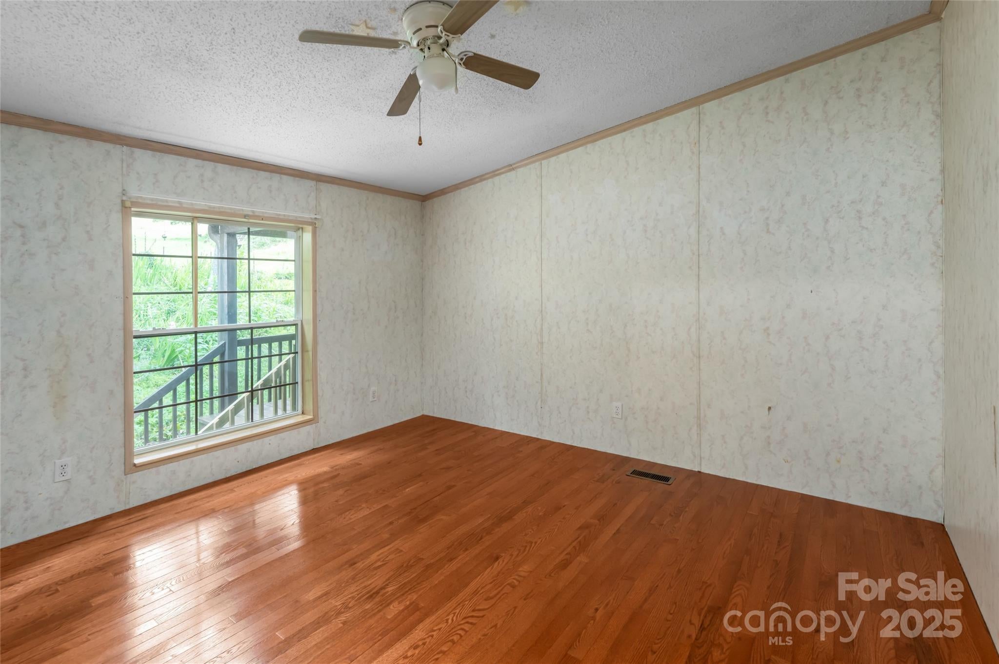 Weaverville, North Carolina, 28787, United States, 3 Bedrooms Bedrooms, ,2 BathroomsBathrooms,Residential,Active,1892411