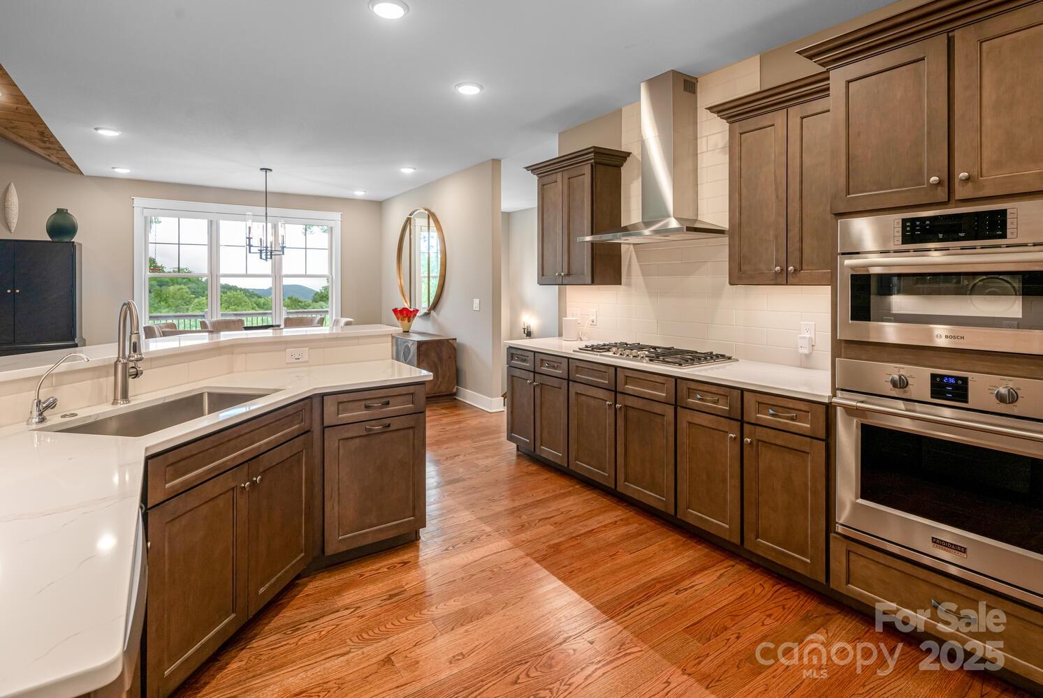 Flat Rock, North Carolina, 28731, United States, ,4 BathroomsBathrooms,Residential,Active,1860239