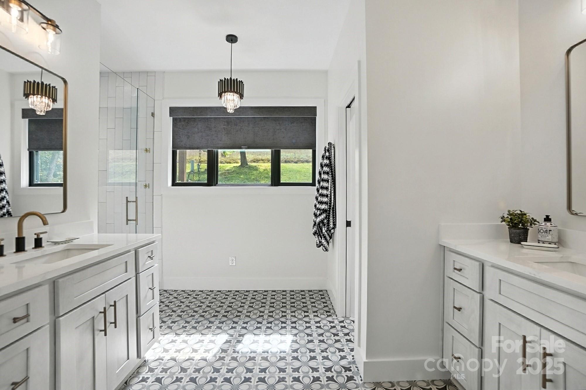 Lansing, North Carolina, 28643, United States, 3 Bedrooms Bedrooms, ,5 BathroomsBathrooms,Residential,Active,1959552