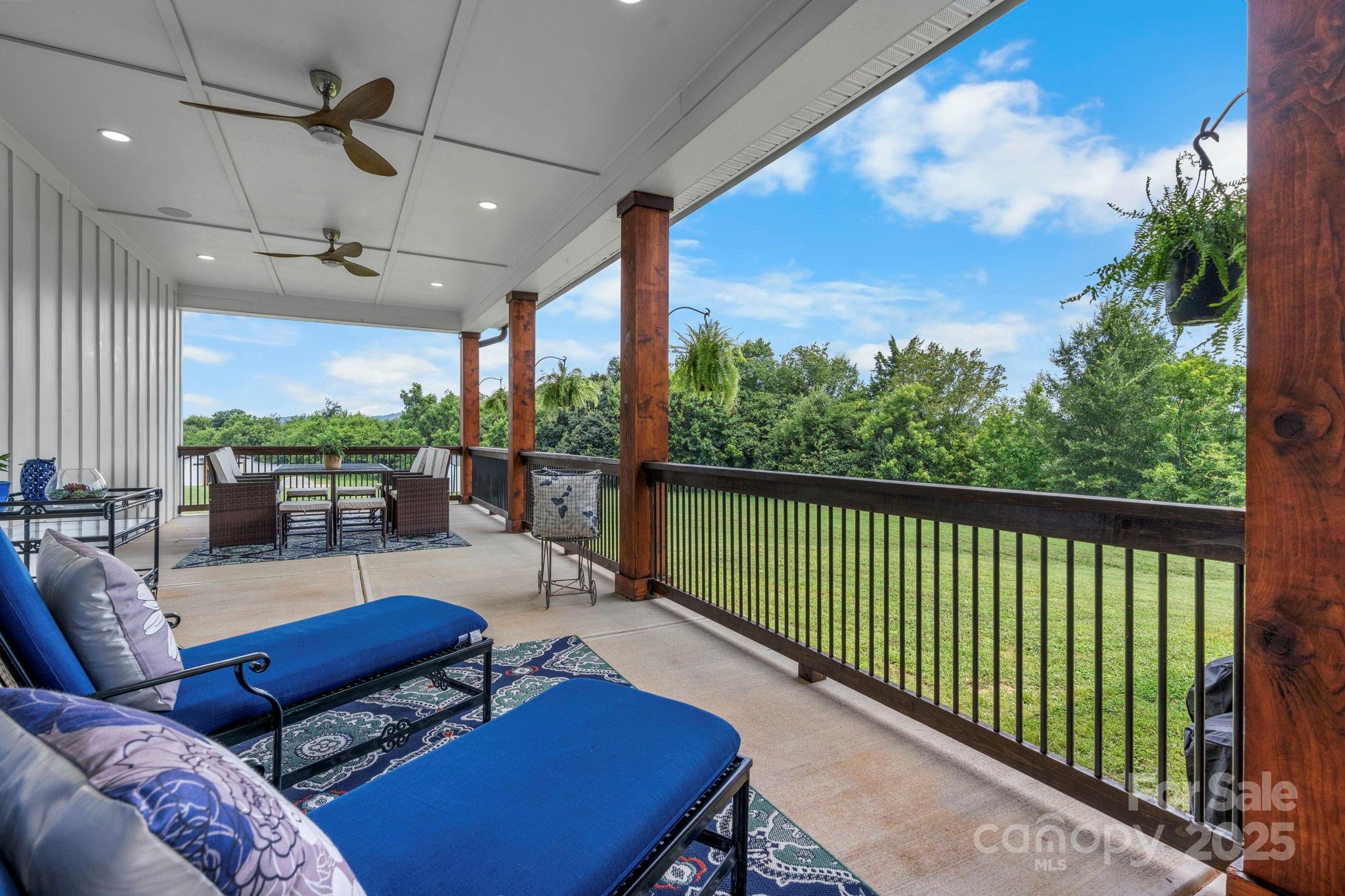 Hickory, North Carolina, 28602, United States, ,4 BathroomsBathrooms,Residential,Active,1894779