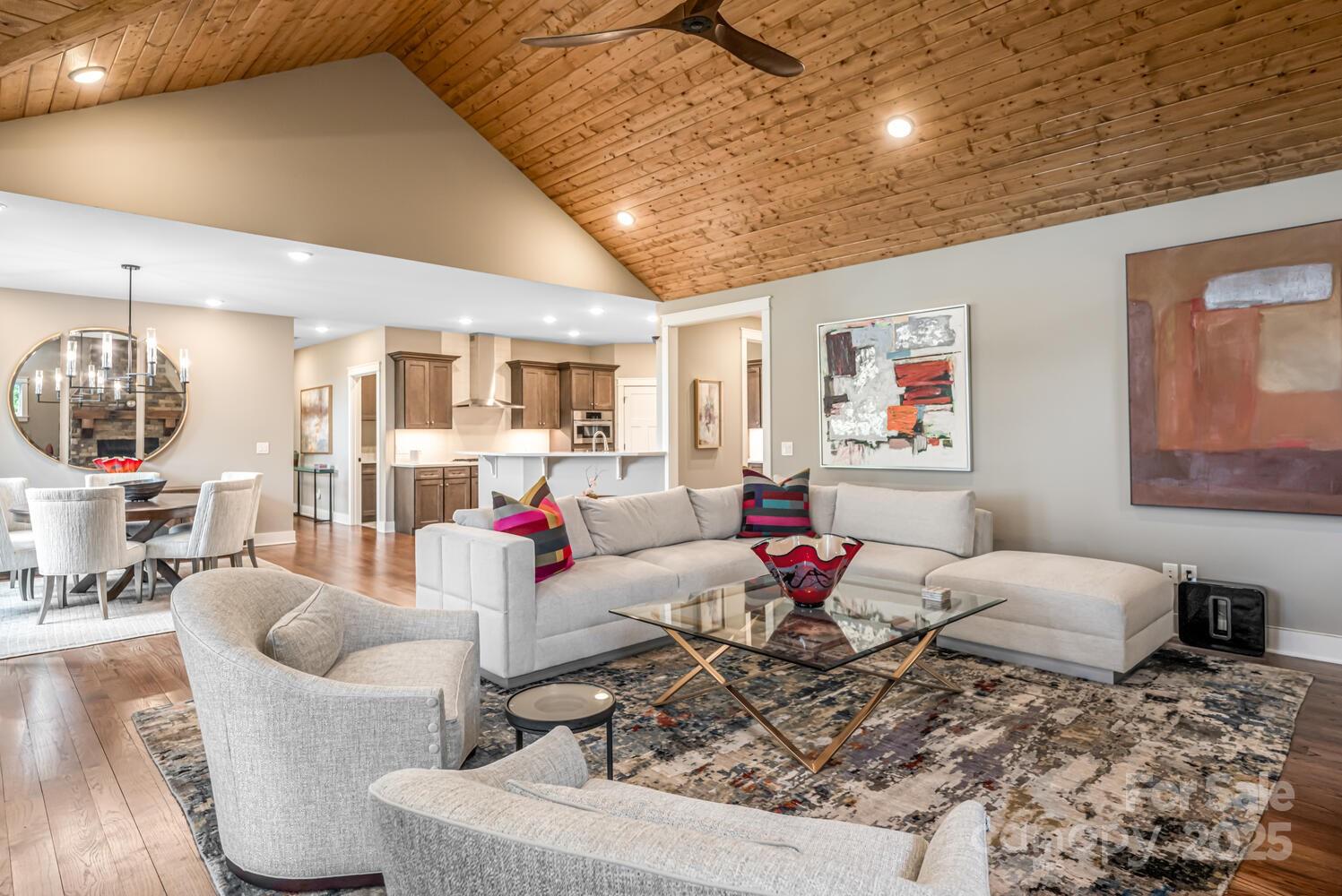 Flat Rock, North Carolina, 28731, United States, ,4 BathroomsBathrooms,Residential,Active,1860239