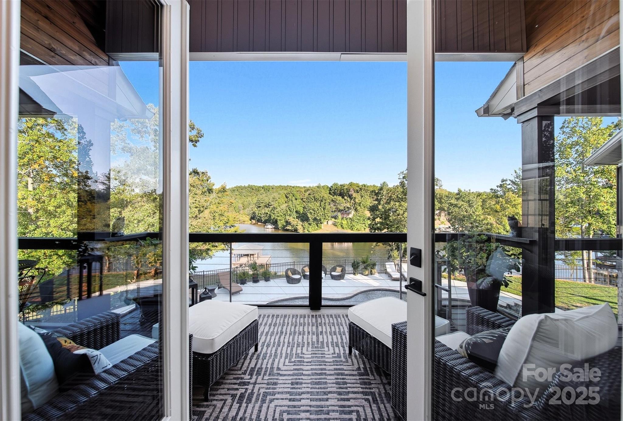 Hickory, North Carolina, 28601, United States, 3 Bedrooms Bedrooms, ,4 BathroomsBathrooms,Residential,Active,1942390