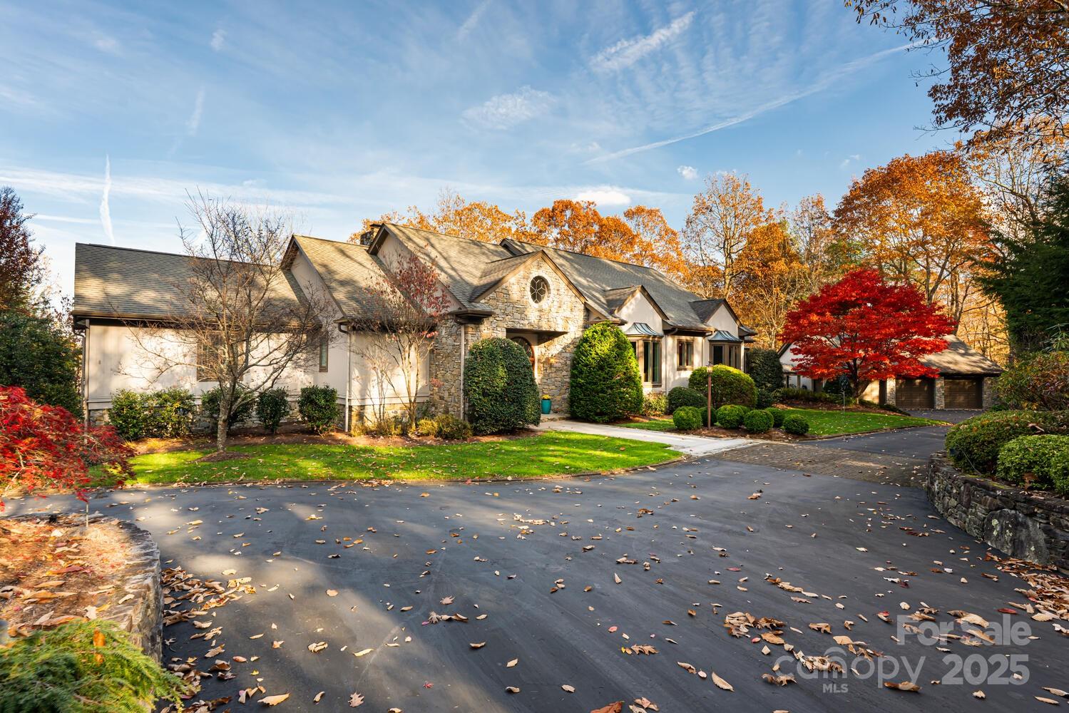 Flat Rock, North Carolina, 28731, United States, 3 Bedrooms Bedrooms, ,4 BathroomsBathrooms,Residential,Active,1990039