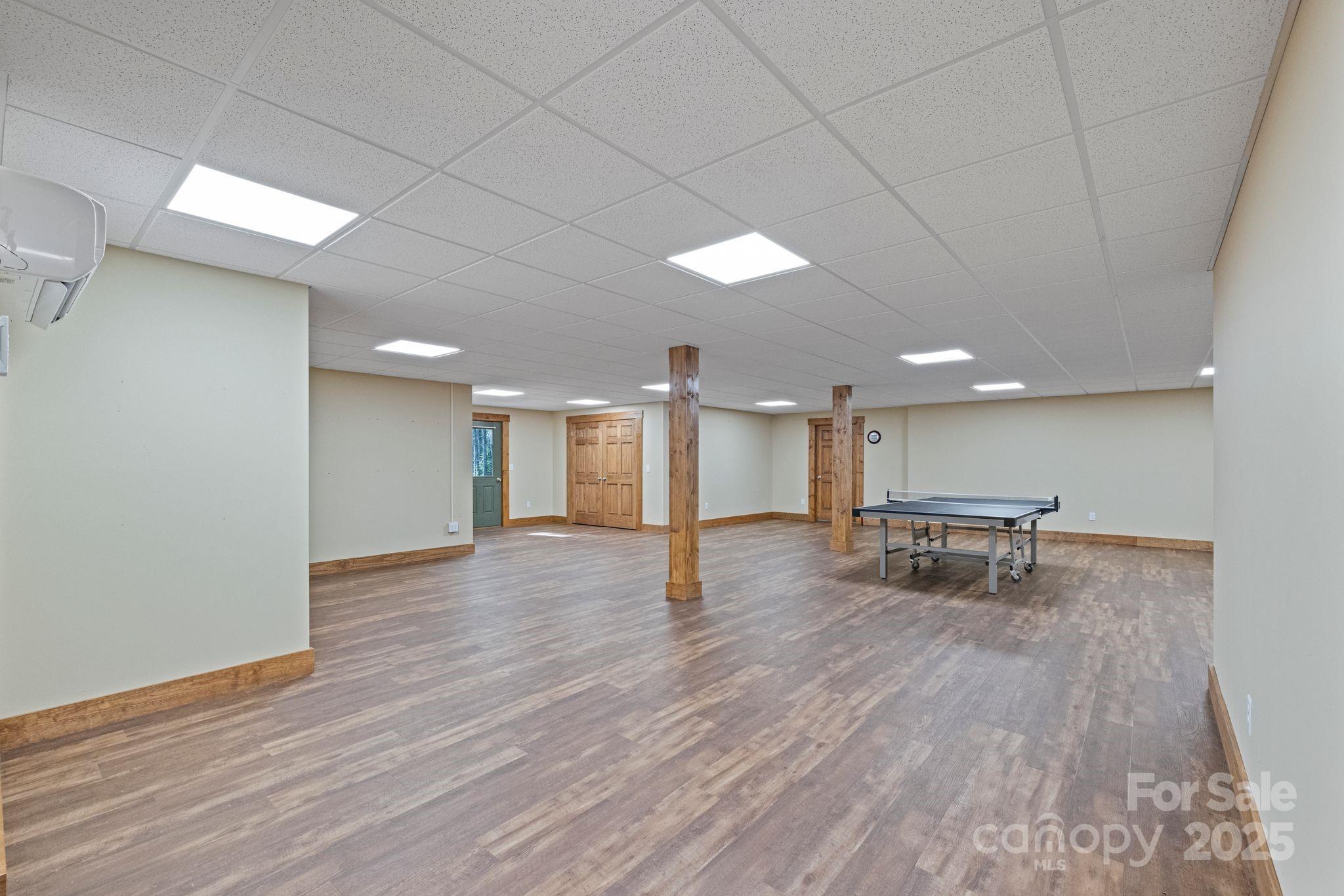 Lenoir, North Carolina, 28645, United States, ,5 BathroomsBathrooms,Residential,Active,1843925