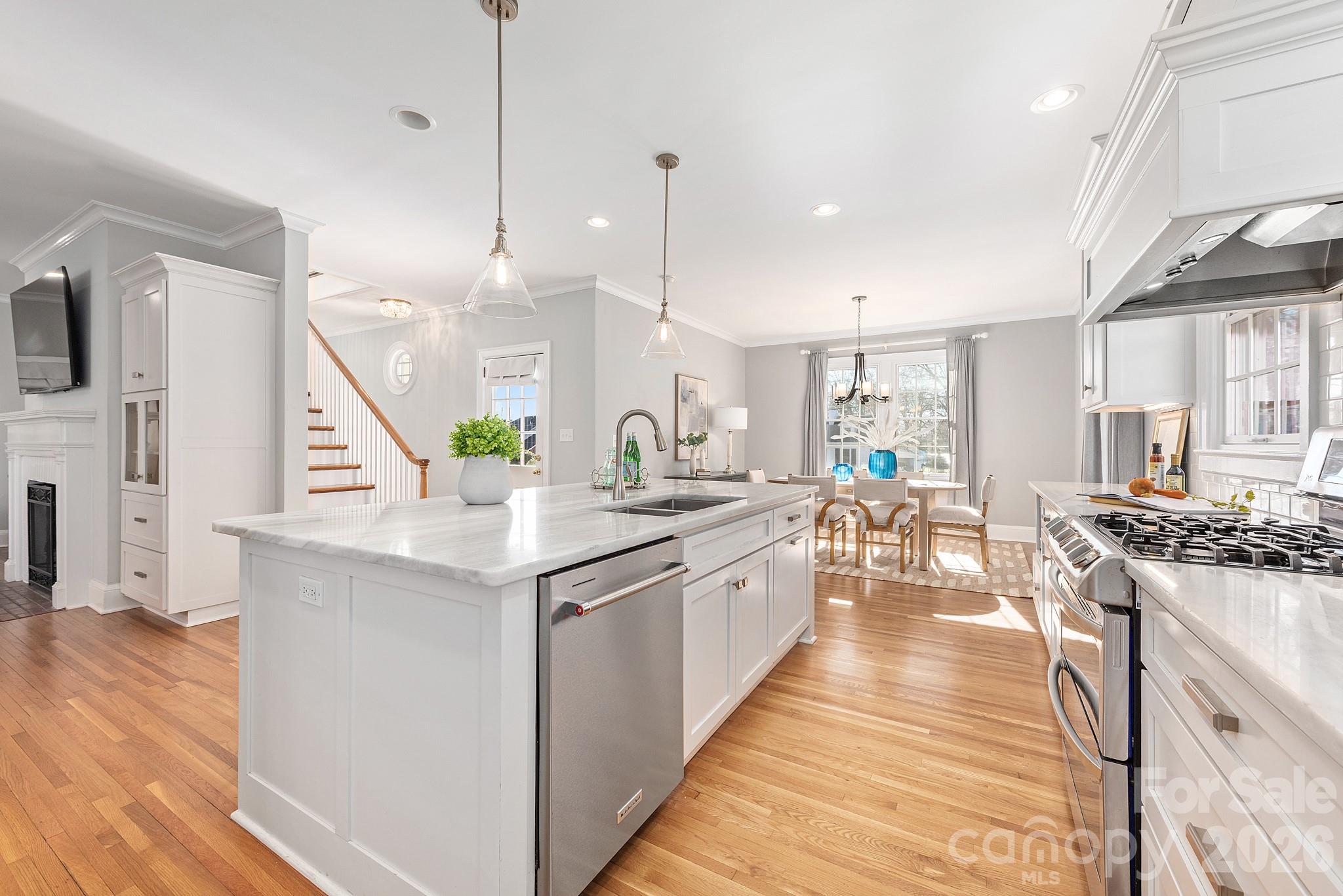 Belmont, North Carolina, 28012, United States, 5 Bedrooms Bedrooms, ,4 BathroomsBathrooms,Residential,Active,2011846