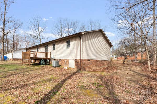 1302 HICKORY NUT LN, LINCOLNTON, NC 28092, photo 3 of 24