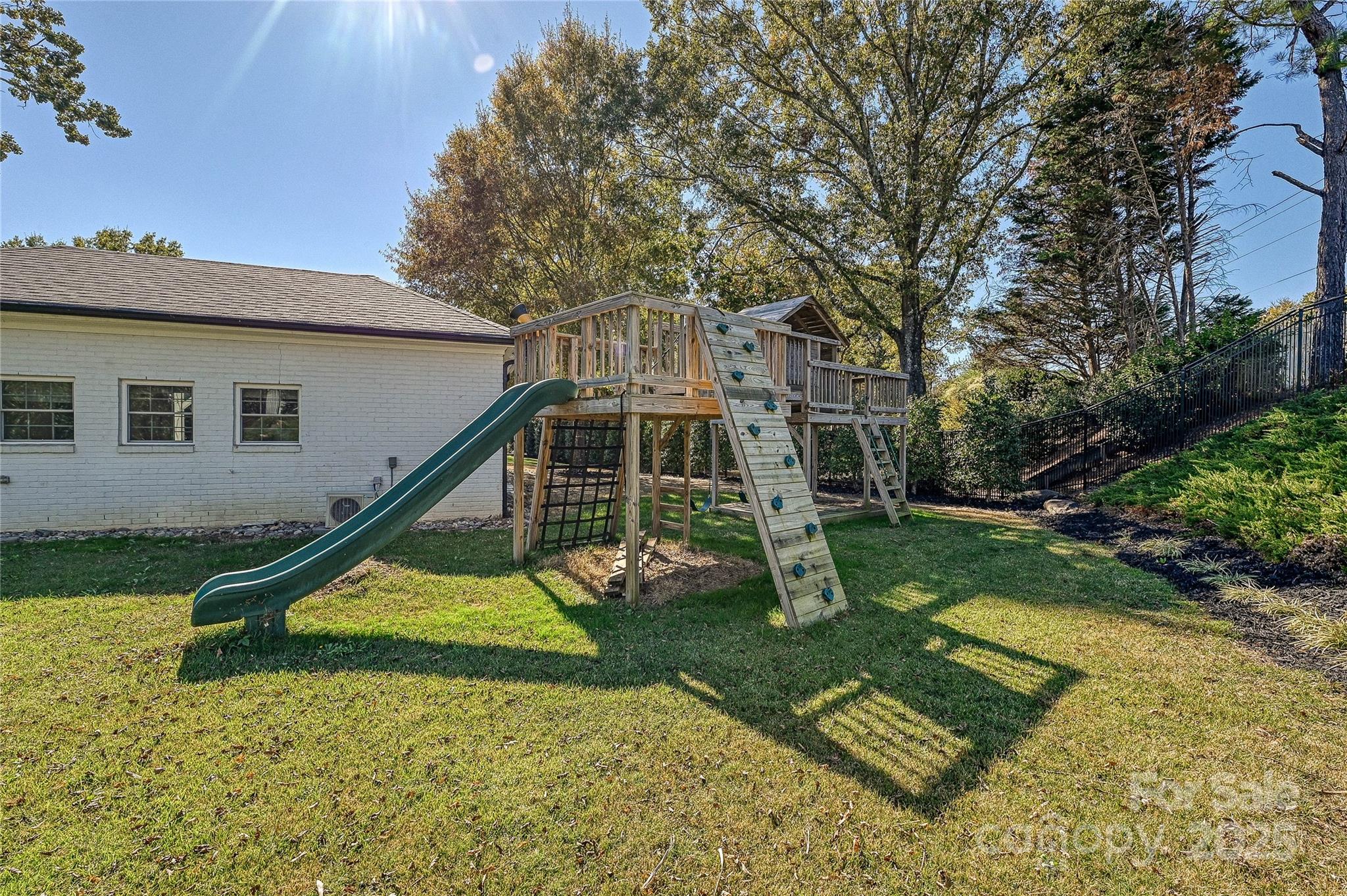 Charlotte, North Carolina, 28277, United States, 6 Bedrooms Bedrooms, ,5 BathroomsBathrooms,Residential,Active,1992626