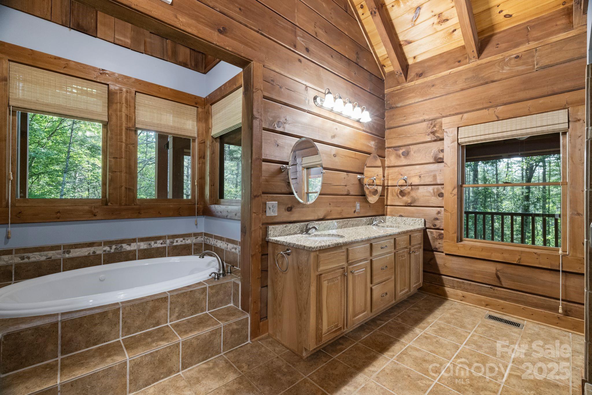 Lenoir, North Carolina, 28645, United States, ,5 BathroomsBathrooms,Residential,Active,1843925