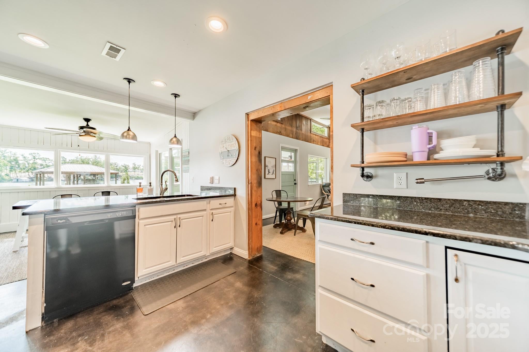 Clover, South Carolina, 29710, United States, 2 Bedrooms Bedrooms, ,2 BathroomsBathrooms,Residential,Active,1929445