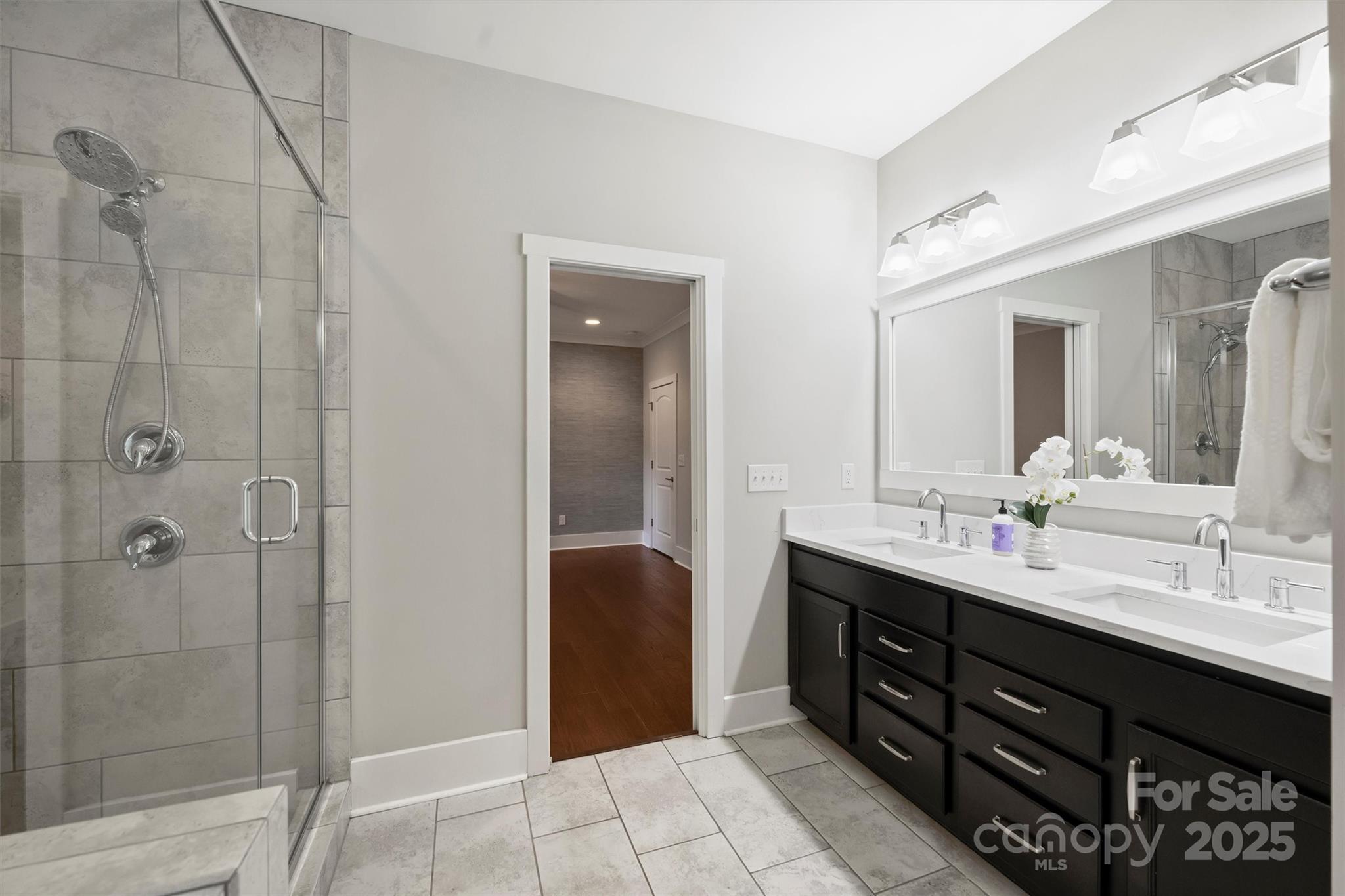 Charlotte, North Carolina, 28205, United States, 4 Bedrooms Bedrooms, ,4 BathroomsBathrooms,Residential,Active,1934773