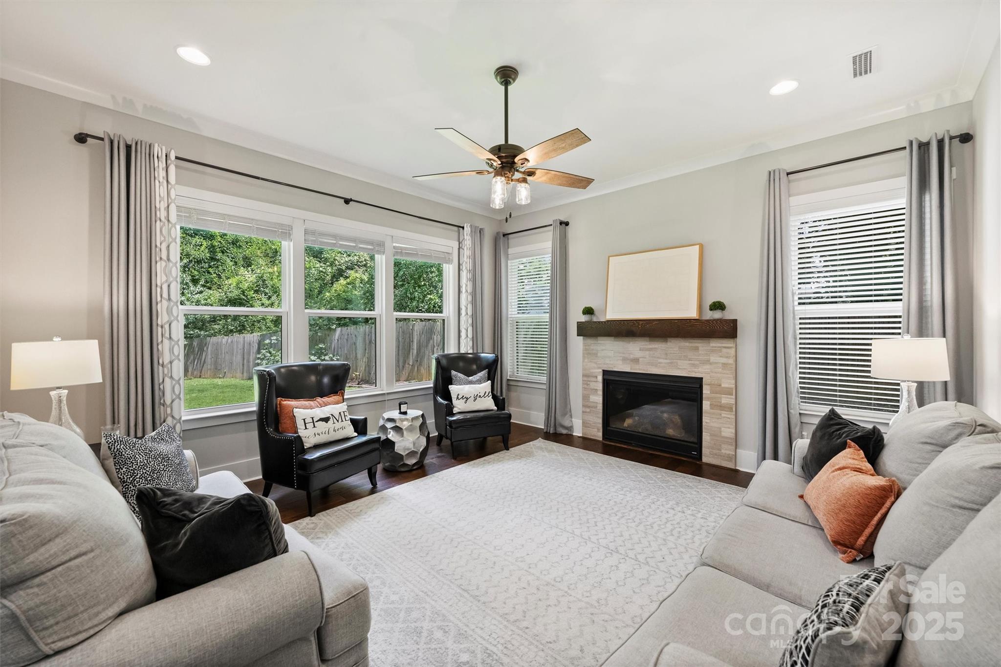 Charlotte, North Carolina, 28205, United States, 4 Bedrooms Bedrooms, ,4 BathroomsBathrooms,Residential,Active,1934773