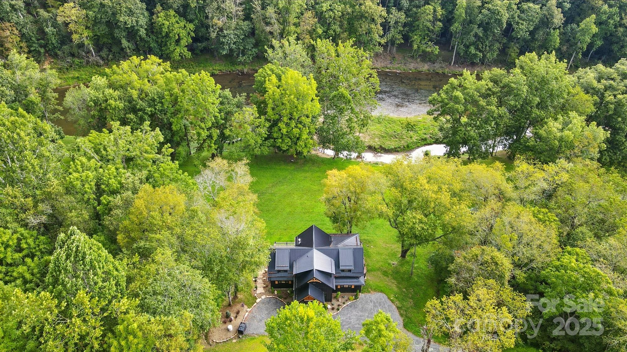 Lansing, North Carolina, 28643, United States, 3 Bedrooms Bedrooms, ,5 BathroomsBathrooms,Residential,Active,1959552