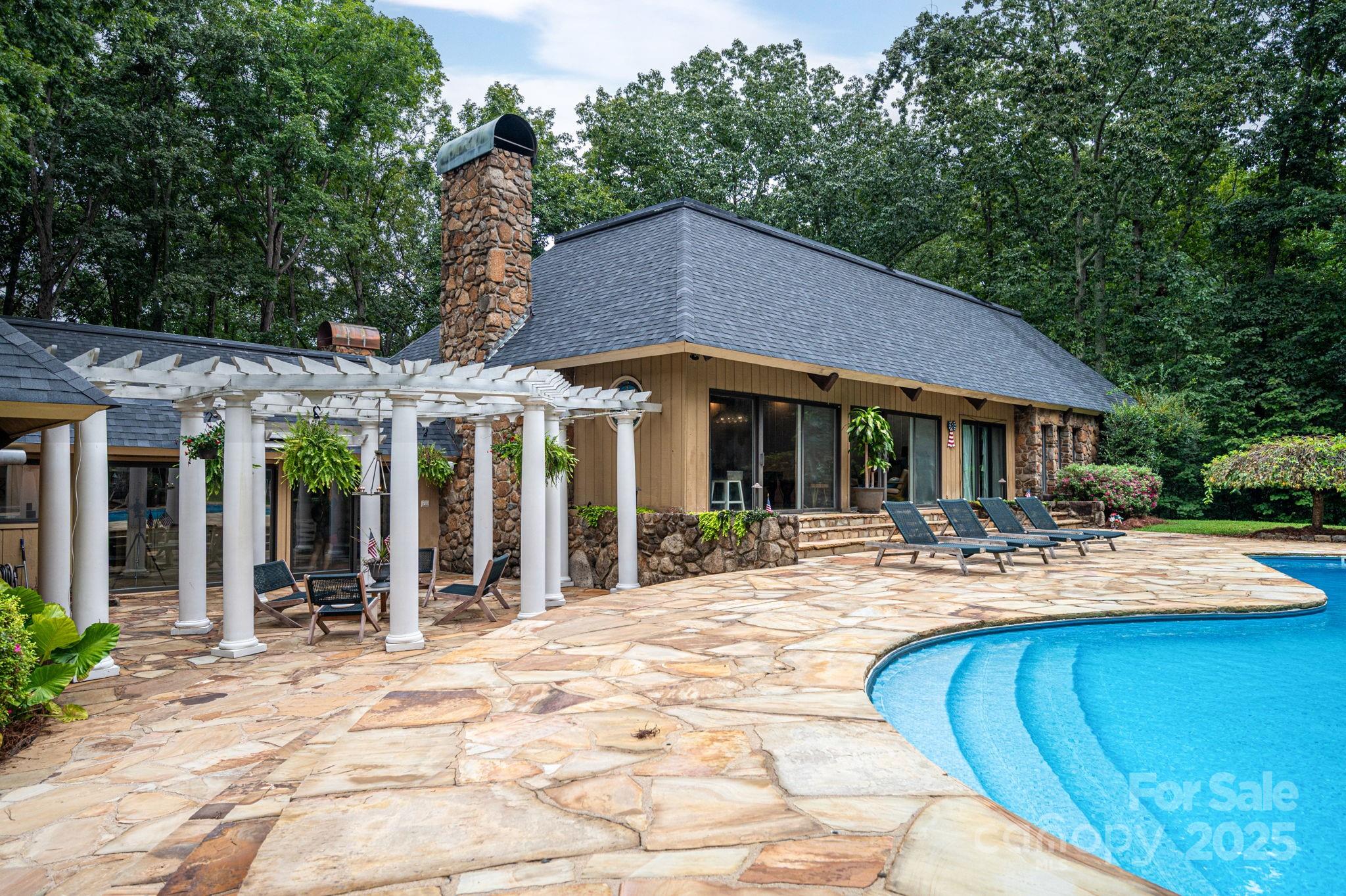 Lincolnton, North Carolina, 28092, United States, 7 Bedrooms Bedrooms, ,8 BathroomsBathrooms,Residential,Active,1936100