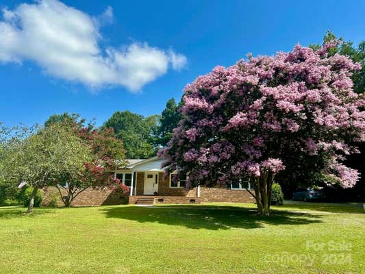 411 GREENBRIER DR, DENTON, NC 27239 - Image 1