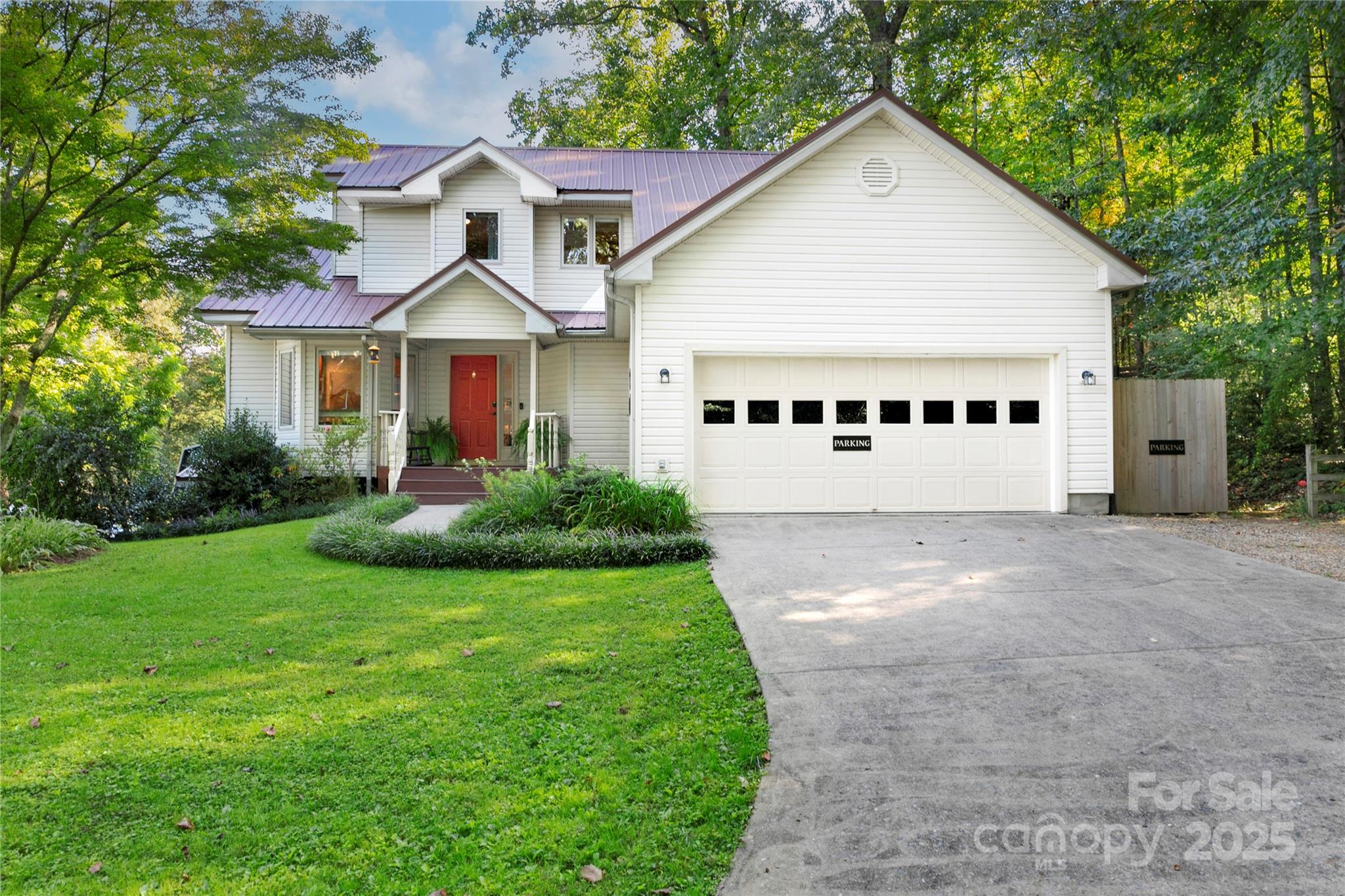 Brevard, North Carolina, 28712, United States, 4 Bedrooms Bedrooms, ,5 BathroomsBathrooms,Residential,Active,1953267
