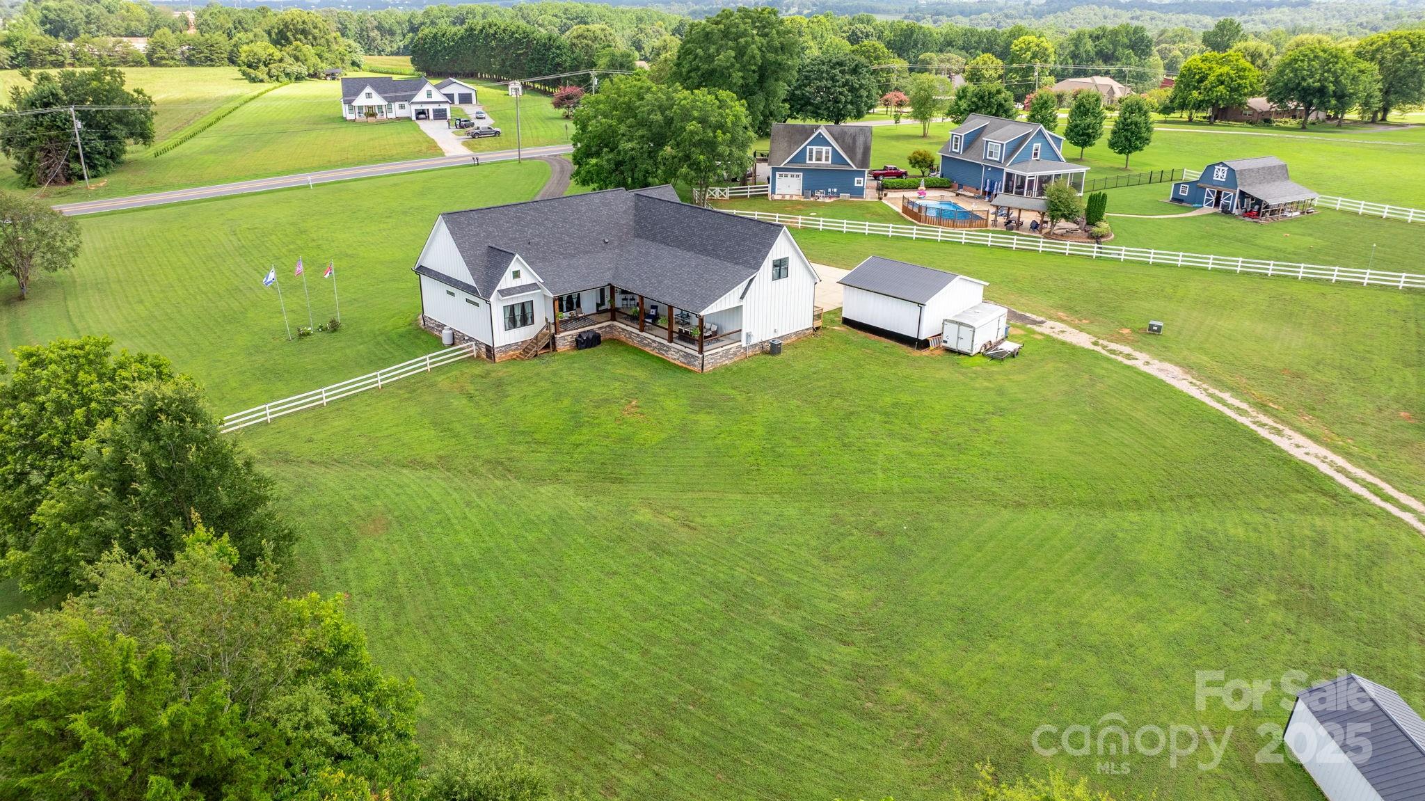 Hickory, North Carolina, 28602, United States, ,4 BathroomsBathrooms,Residential,Active,1894779