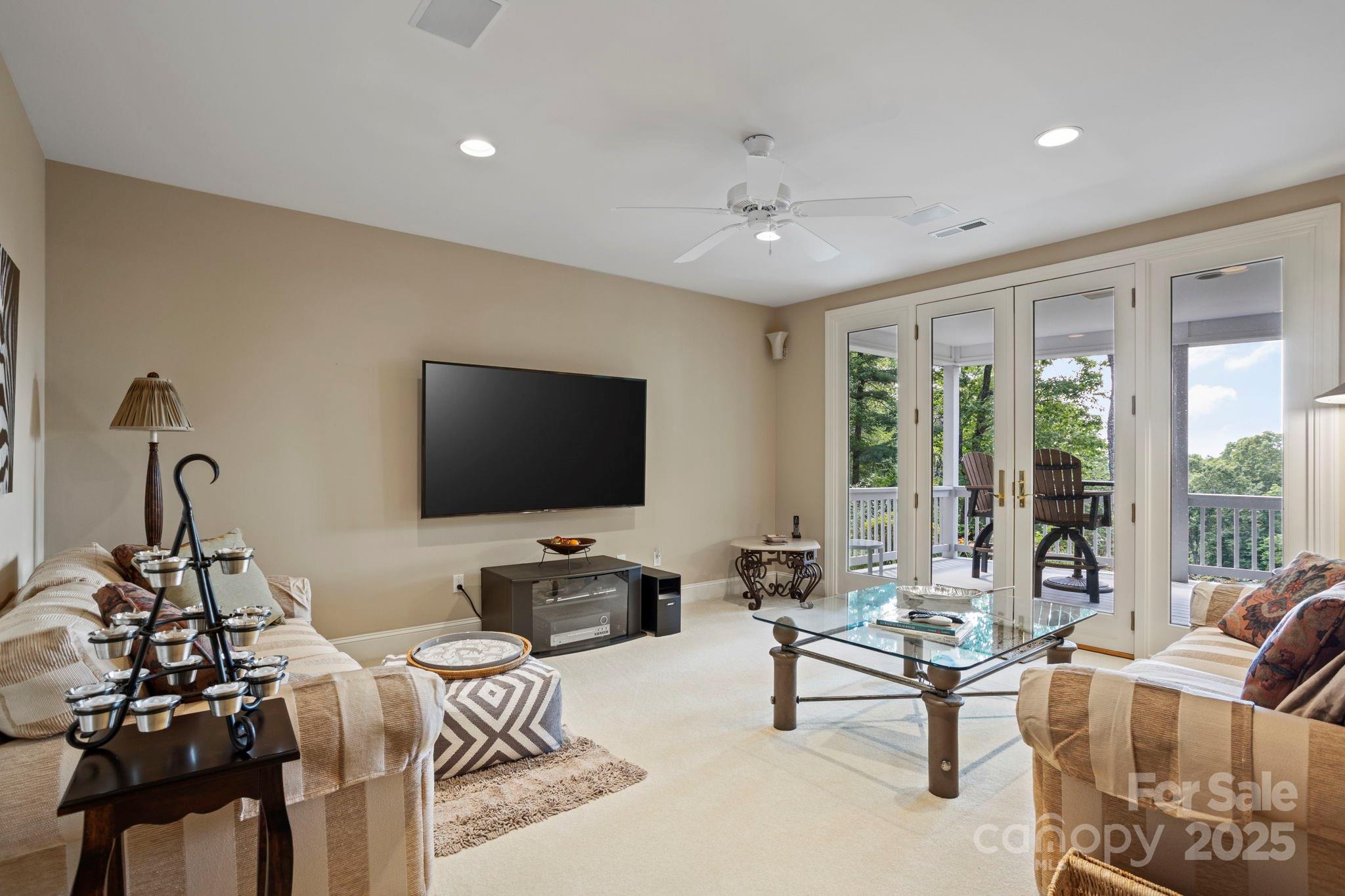 Flat Rock, North Carolina, 28731, United States, 3 Bedrooms Bedrooms, ,7 BathroomsBathrooms,Residential,Active,2007635