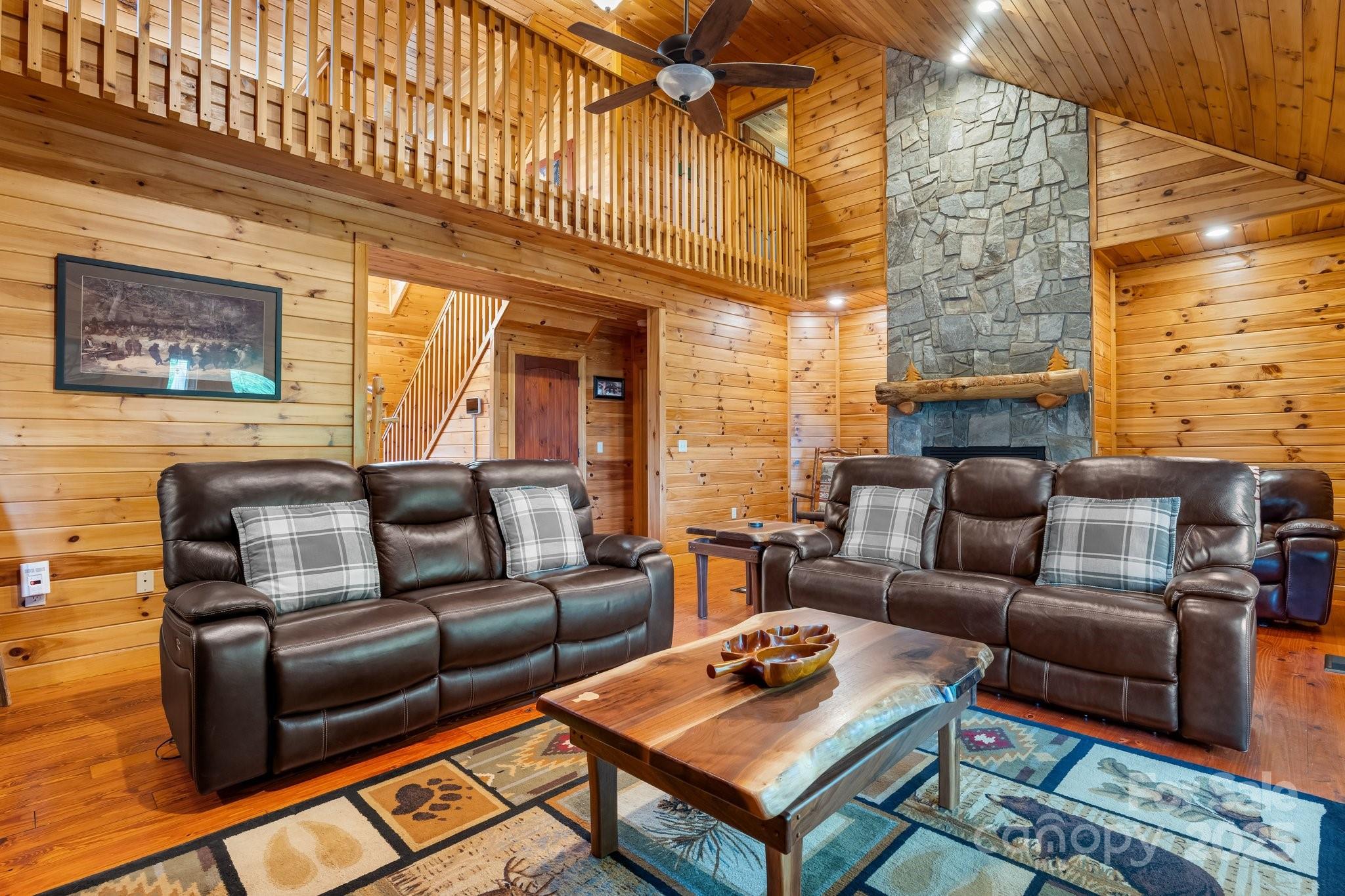 Marion, North Carolina, 28752, United States, 7 Bedrooms Bedrooms, ,5 BathroomsBathrooms,Residential,Active,1953022