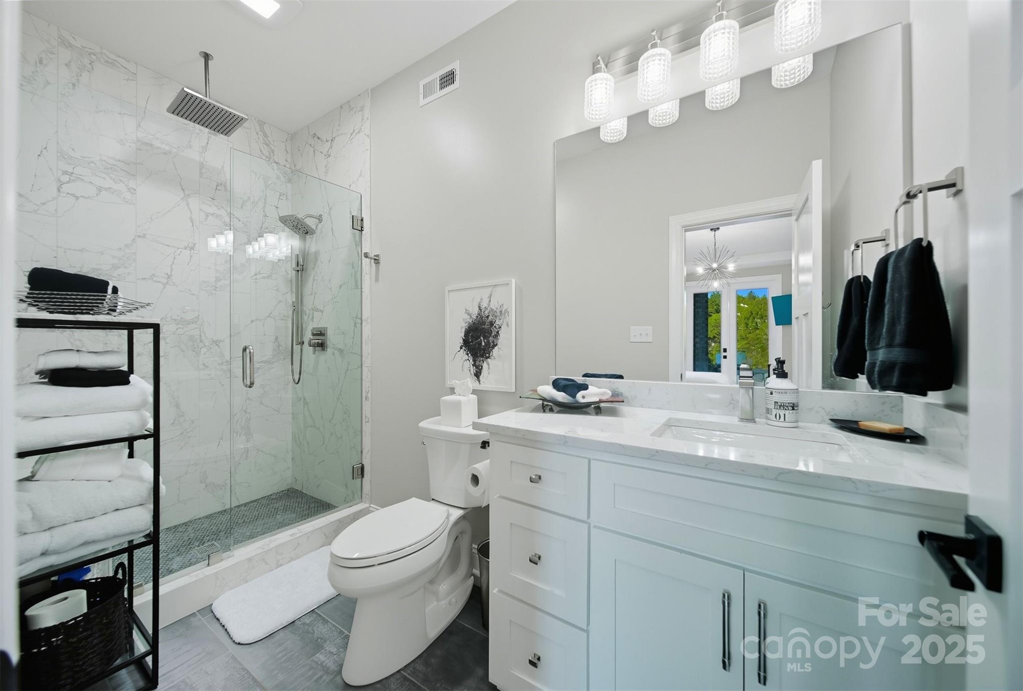 Hickory, North Carolina, 28601, United States, 3 Bedrooms Bedrooms, ,4 BathroomsBathrooms,Residential,Active,1942390