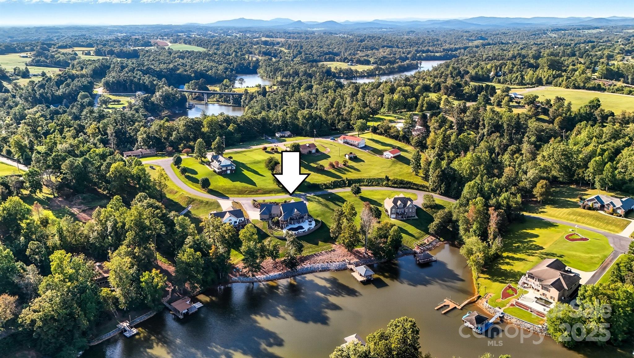 Hickory, North Carolina, 28601, United States, 3 Bedrooms Bedrooms, ,4 BathroomsBathrooms,Residential,Active,1942390