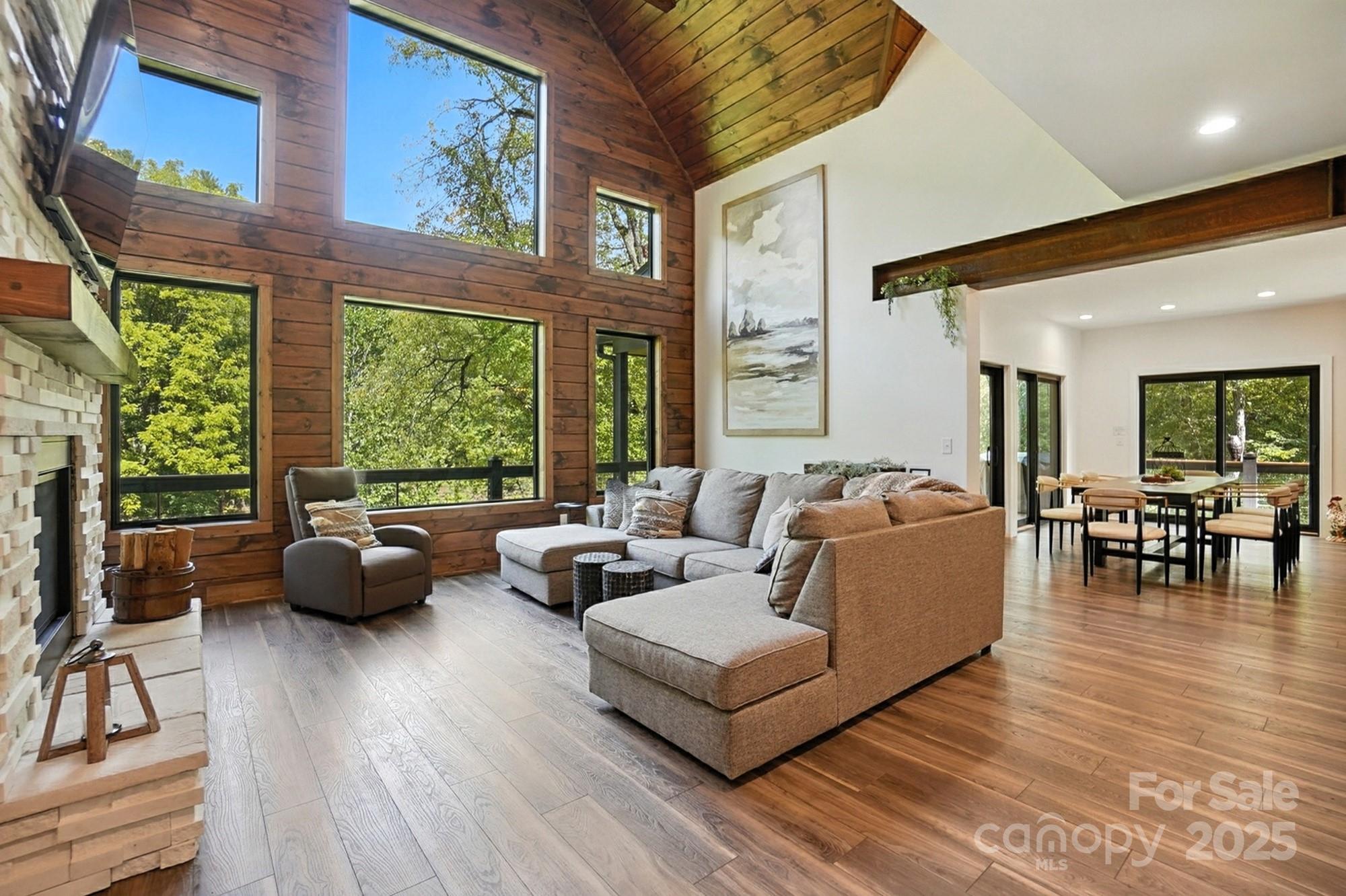 Lansing, North Carolina, 28643, United States, 3 Bedrooms Bedrooms, ,5 BathroomsBathrooms,Residential,Active,1959552