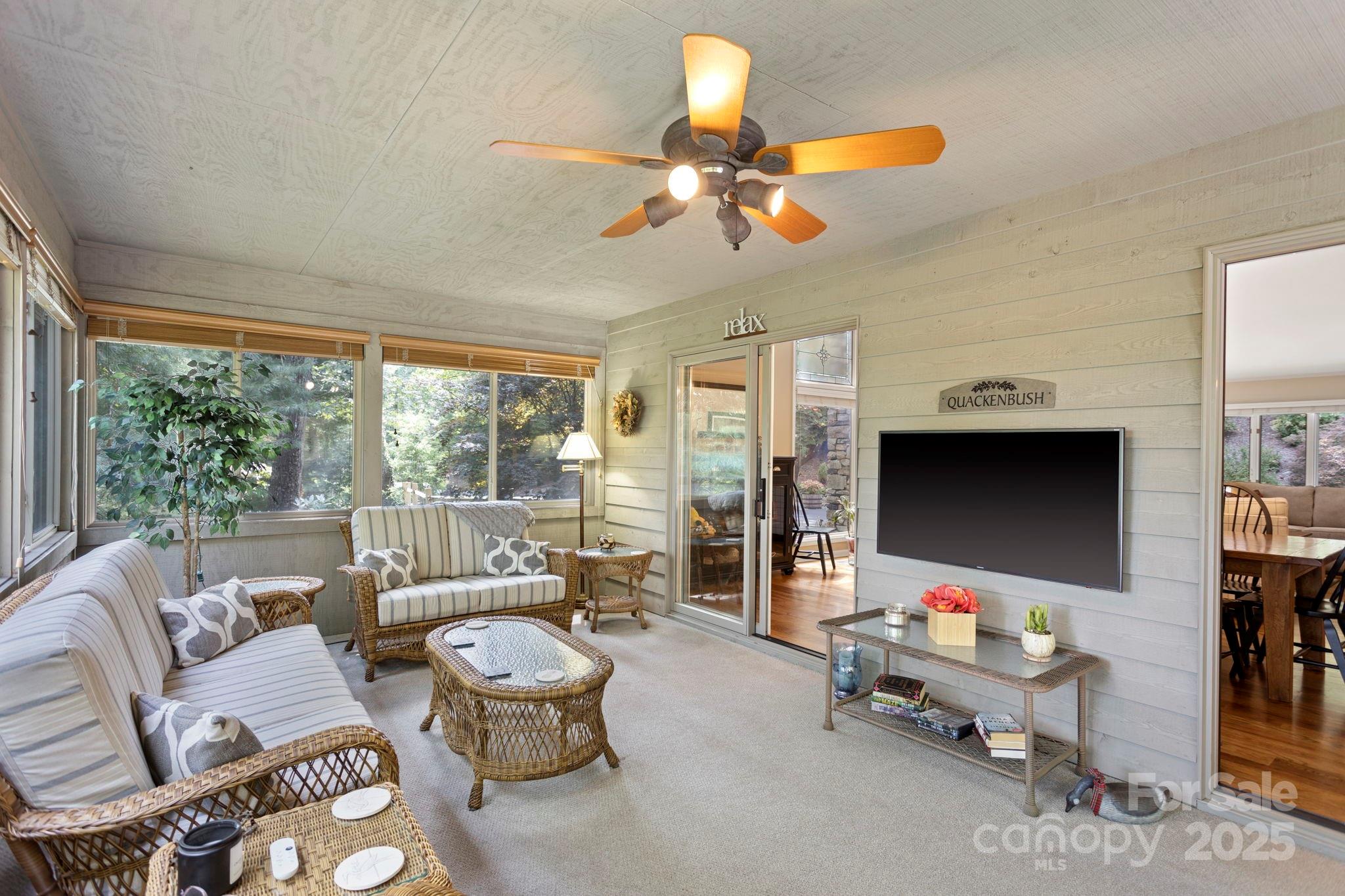 Flat Rock, North Carolina, 28731, United States, 3 Bedrooms Bedrooms, ,3 BathroomsBathrooms,Residential,Active,1989787