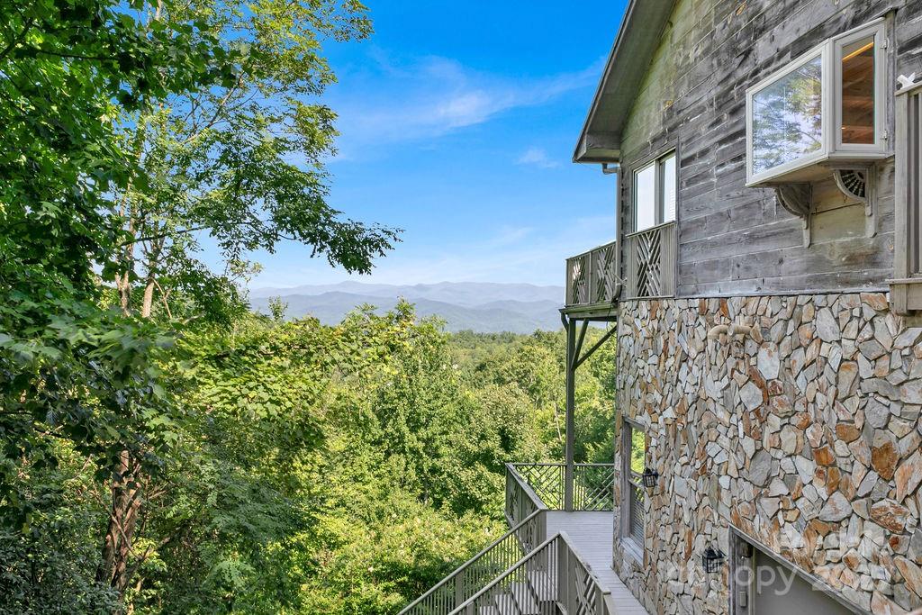 Brevard, North Carolina, 28712, United States, 4 Bedrooms Bedrooms, ,5 BathroomsBathrooms,Residential,Active,1997889