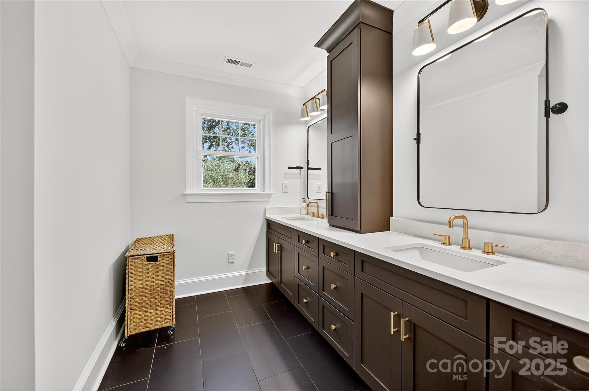 Charlotte, North Carolina, 28277, United States, 6 Bedrooms Bedrooms, ,5 BathroomsBathrooms,Residential,Active,1992626