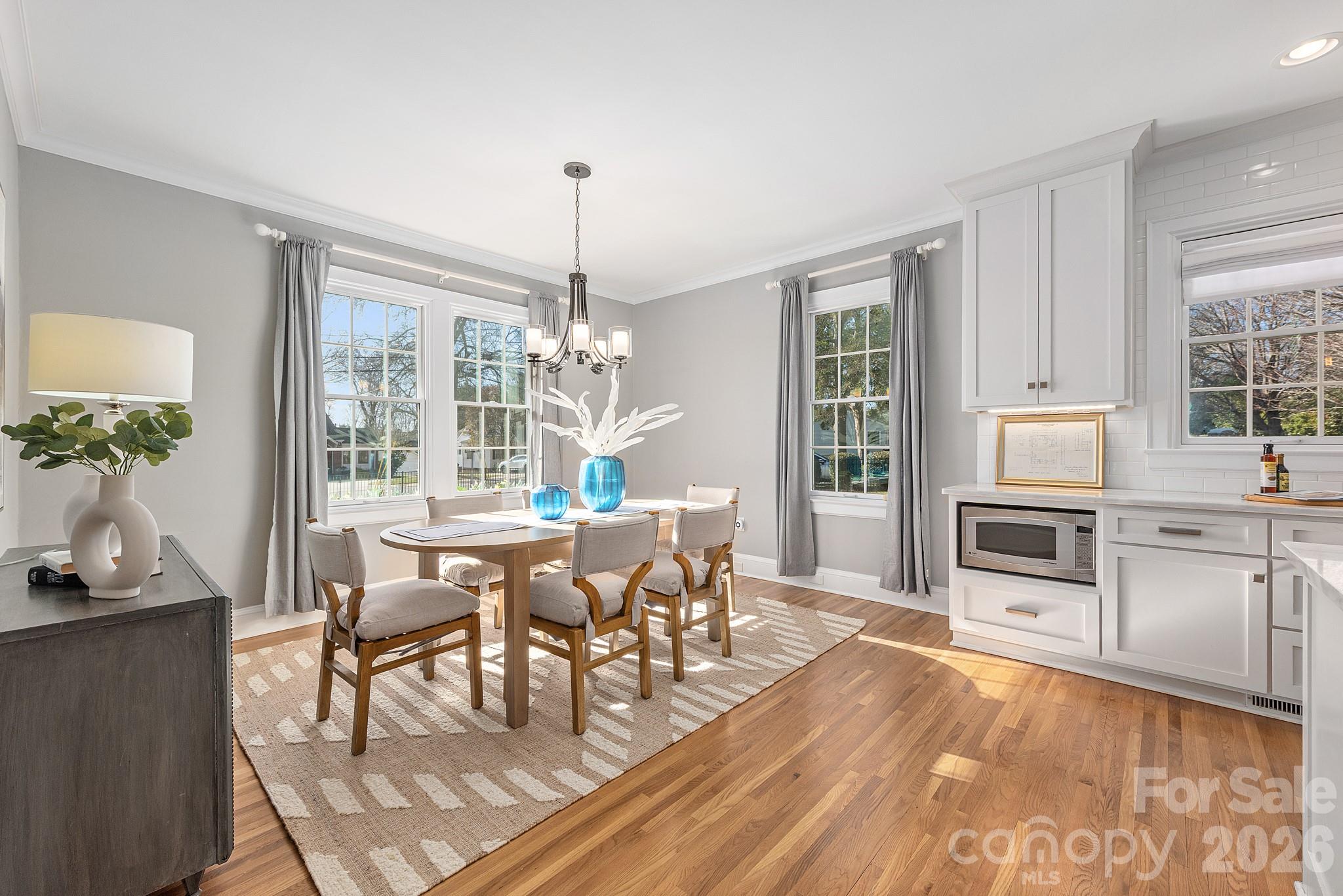 Belmont, North Carolina, 28012, United States, 5 Bedrooms Bedrooms, ,4 BathroomsBathrooms,Residential,Active,2011846