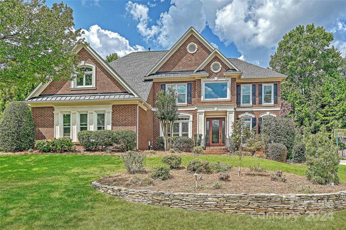 4006 FAWN HILL RD, MATTHEWS, NC 28105, photo 1 of 39