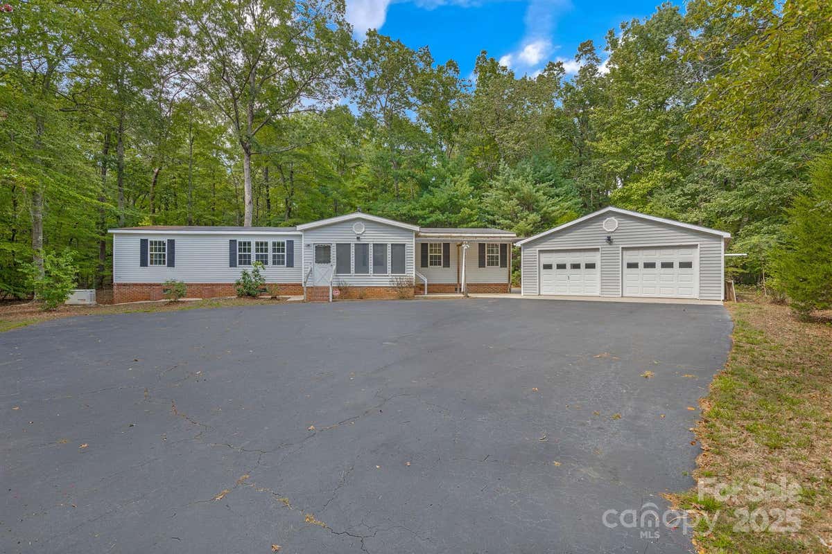 215 MCMURRAY AVE, COLUMBUS, NC 28722 RE/MAX