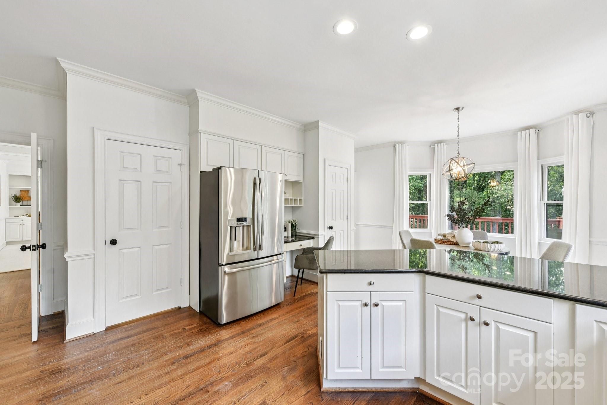 Charlotte, North Carolina, 28210, United States, 4 Bedrooms Bedrooms, ,5 BathroomsBathrooms,Residential,Active,1920239