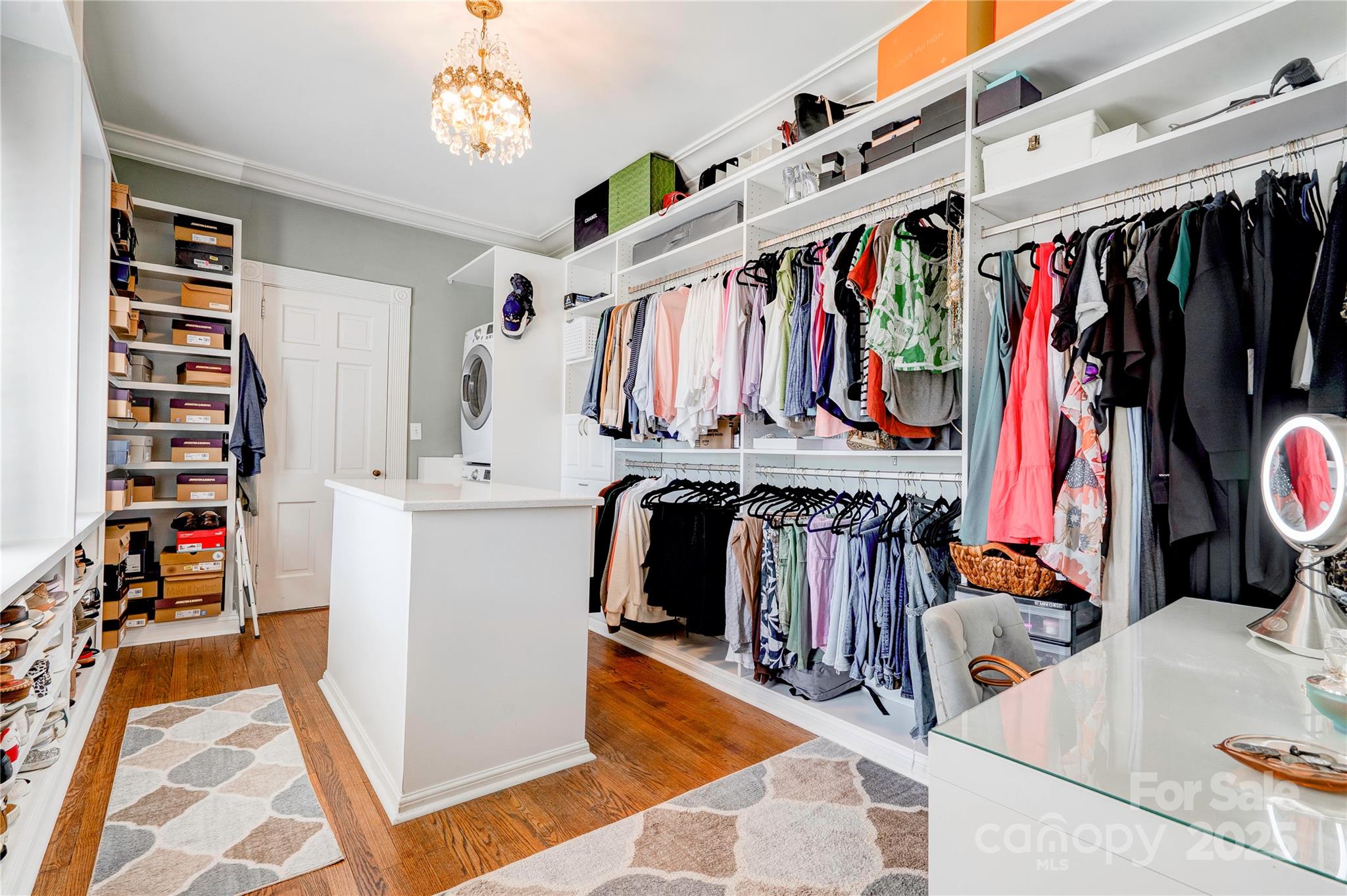 Kings Mountain, North Carolina, 28086, United States, 5 Bedrooms Bedrooms, ,6 BathroomsBathrooms,Residential,Active,1888967