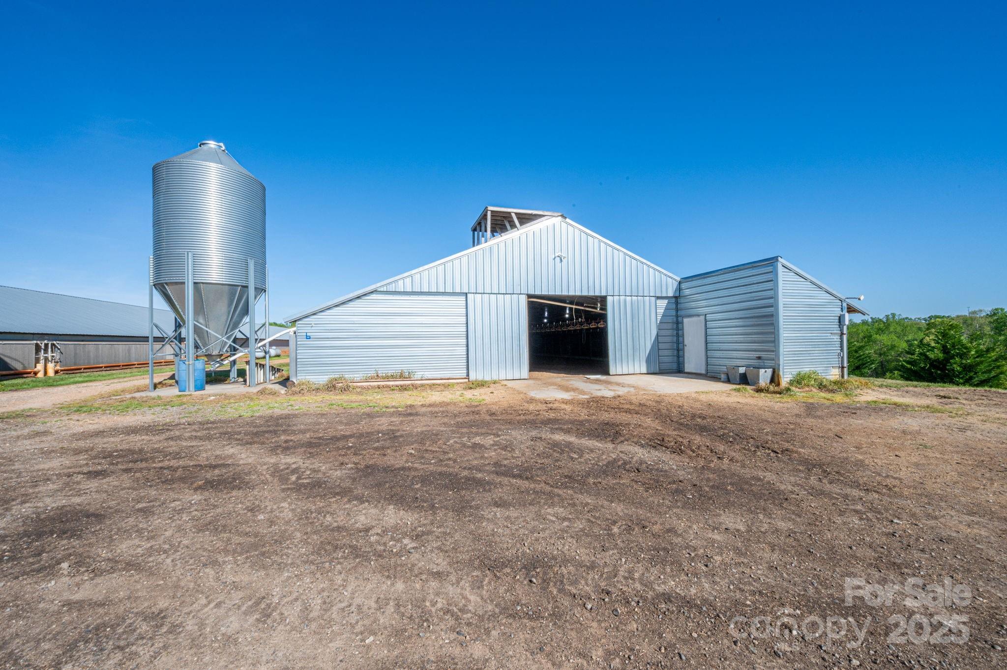 Vale, North Carolina, 28168, United States, 3 Bedrooms Bedrooms, ,4 BathroomsBathrooms,Residential,Active,1880021