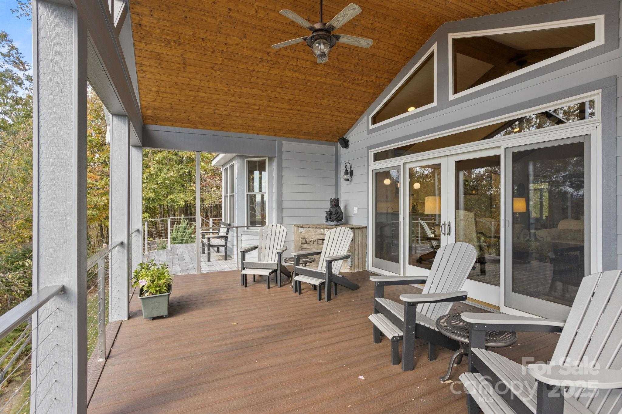 Hendersonville, North Carolina, 28739, United States, 3 Bedrooms Bedrooms, ,4 BathroomsBathrooms,Residential,Active,1973289