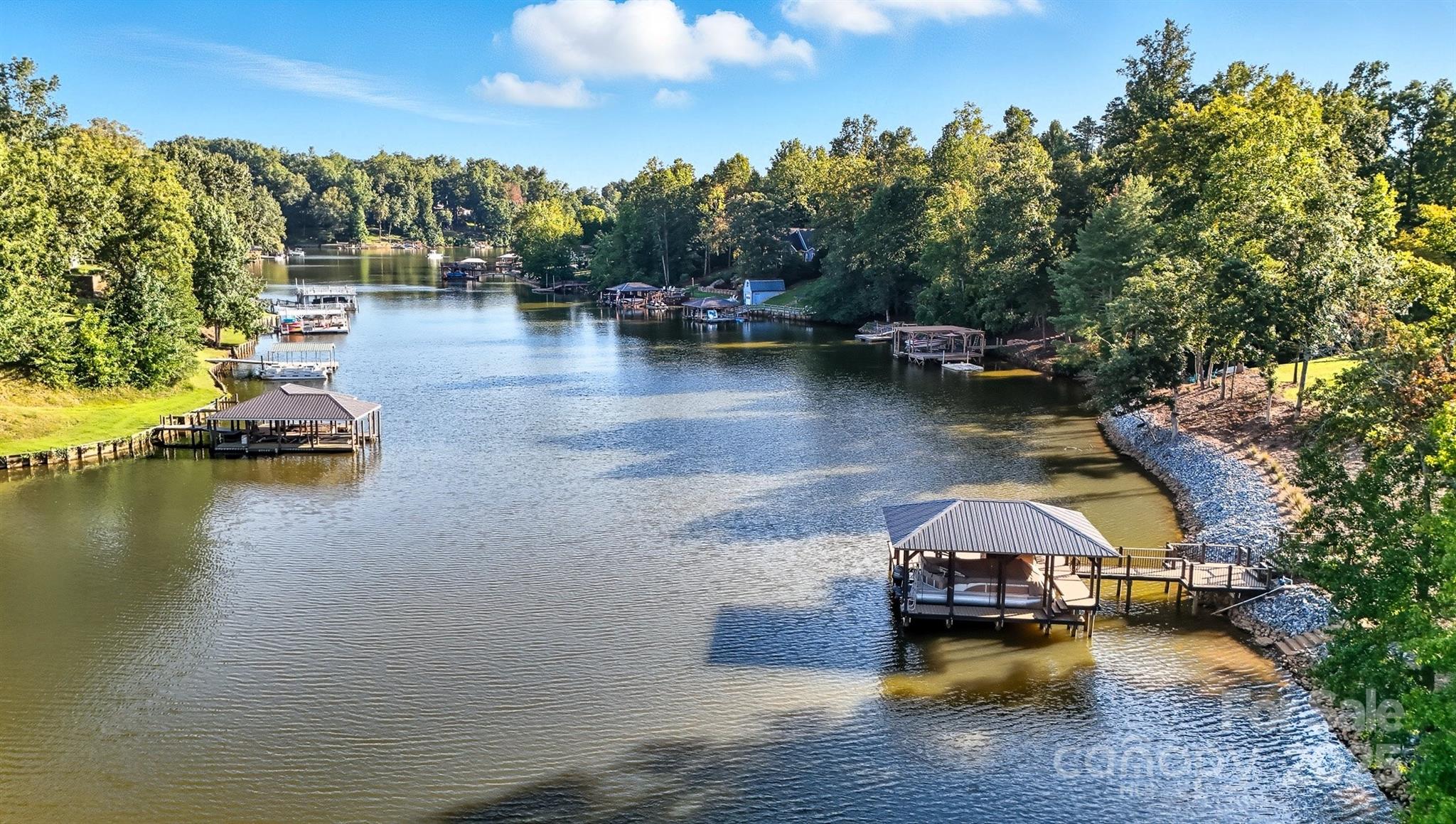 Hickory, North Carolina, 28601, United States, 3 Bedrooms Bedrooms, ,4 BathroomsBathrooms,Residential,Active,1942390