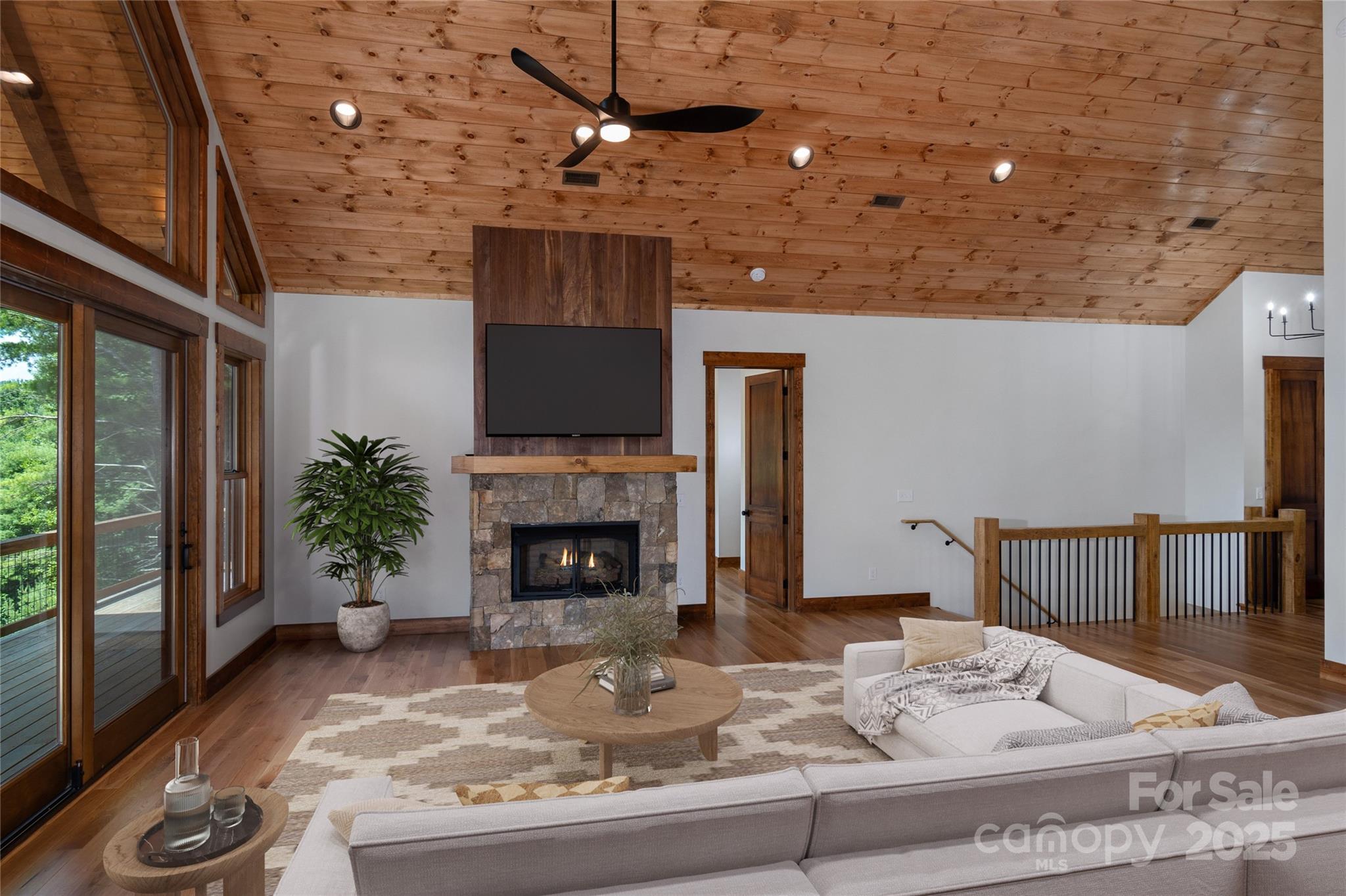 Banner Elk, North Carolina, 28604, United States, ,4 BathroomsBathrooms,Residential,Active,1769930