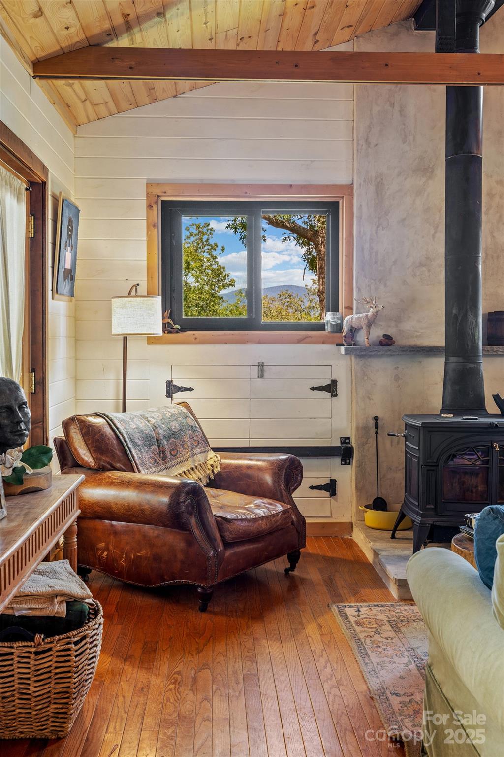 Mill Spring, North Carolina, 28756, United States, 2 Bedrooms Bedrooms, ,3 BathroomsBathrooms,Residential,Active,1945864