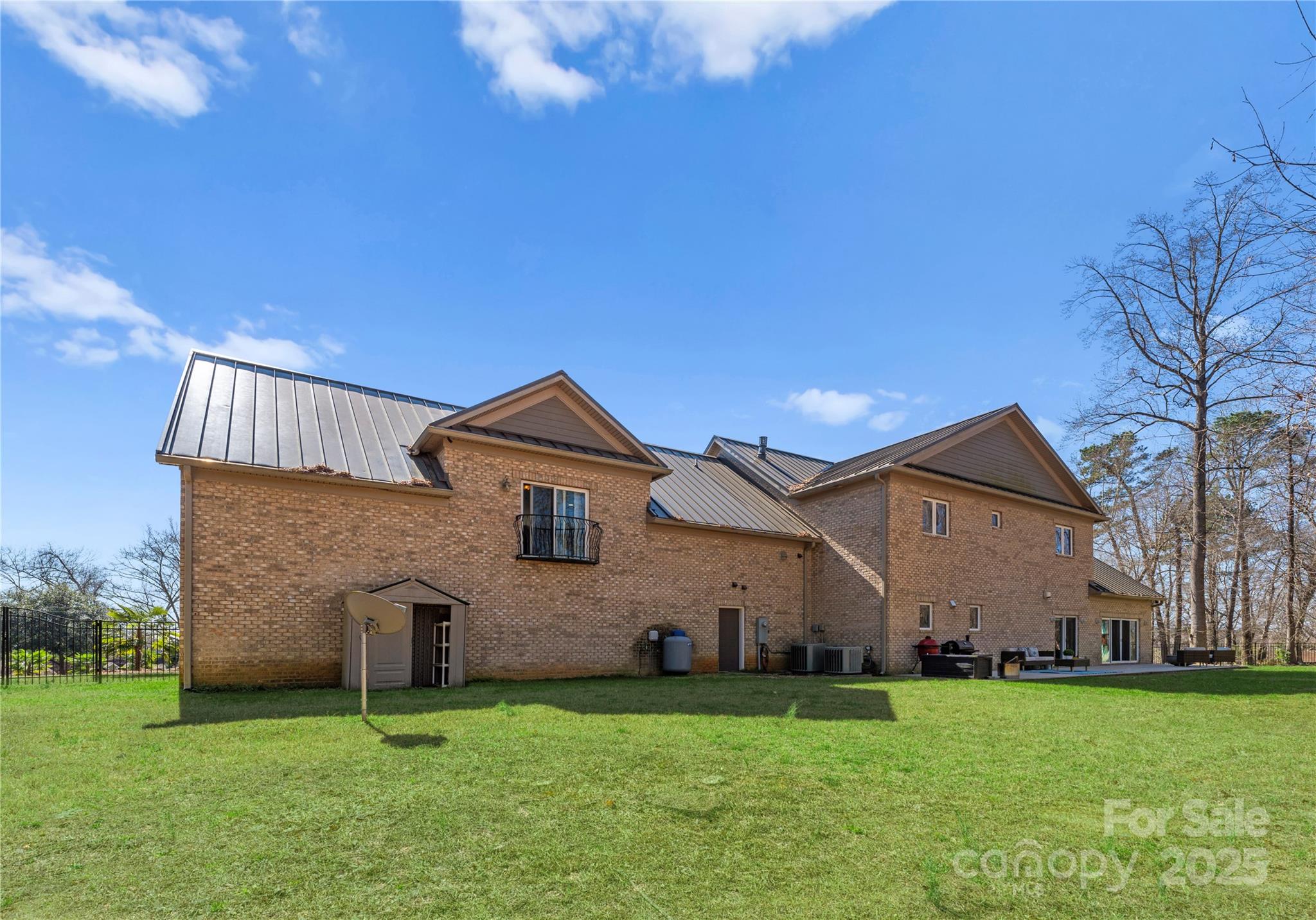 Charlotte, North Carolina, 28278, United States, 5 Bedrooms Bedrooms, ,5 BathroomsBathrooms,Residential,Active,1748232