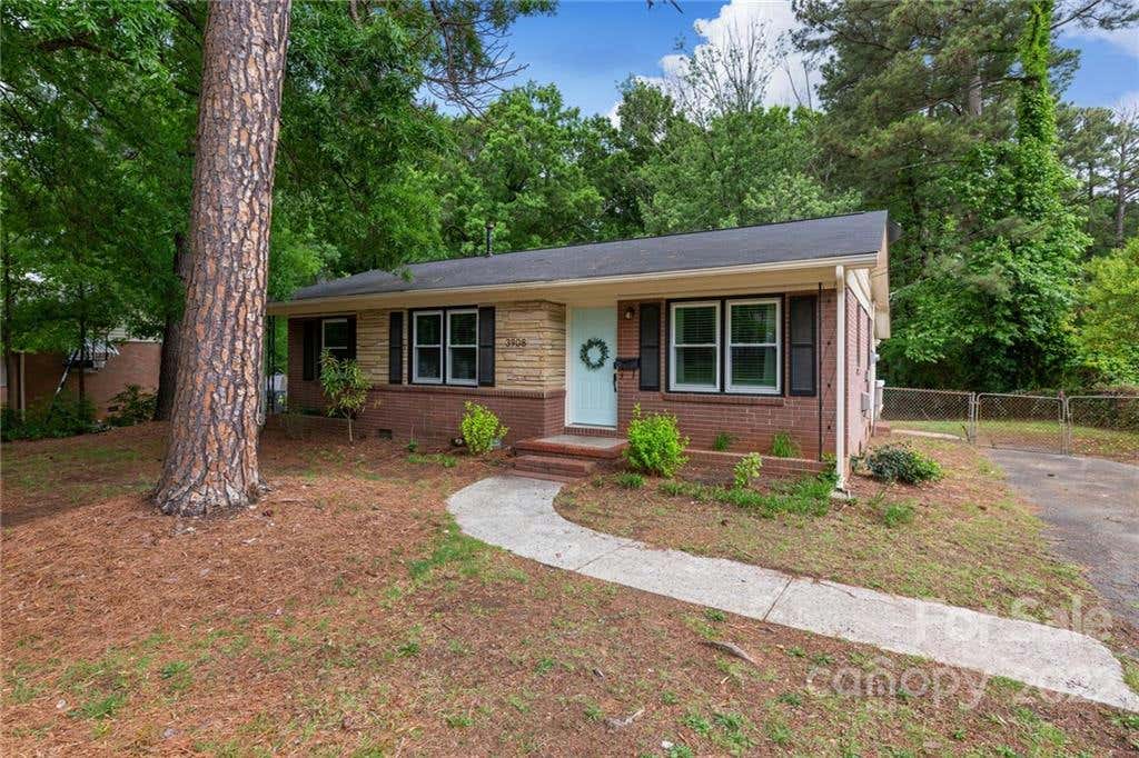 3908 LITCHFIELD RD, CHARLOTTE, NC 28211, photo 1 of 47