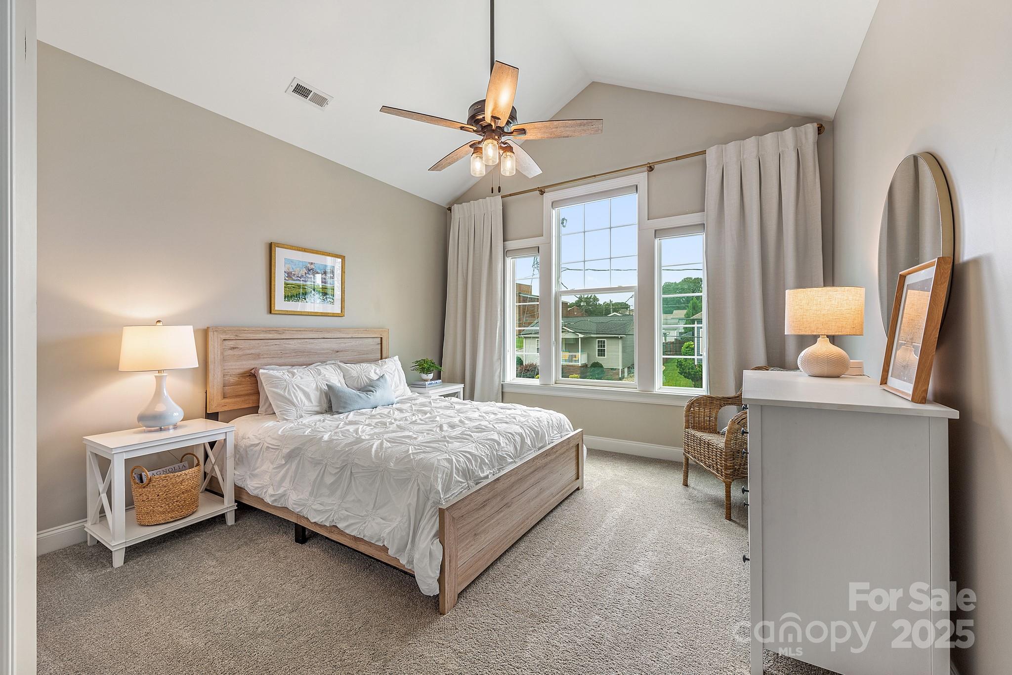 Belmont, North Carolina, 28012, United States, 4 Bedrooms Bedrooms, ,4 BathroomsBathrooms,Residential,Active,1927670
